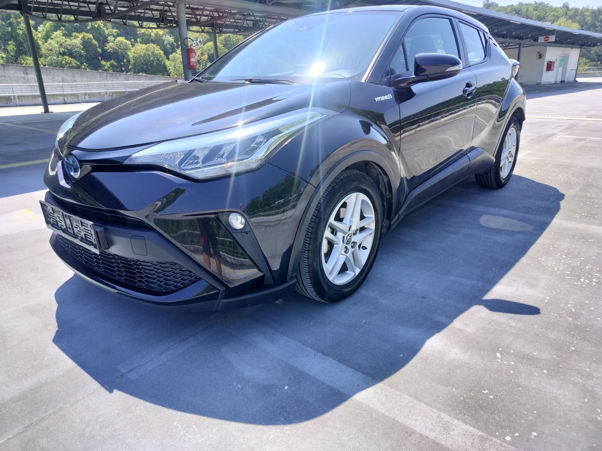 Toyota C-HR, 1.8 Hybrid - fotka 3