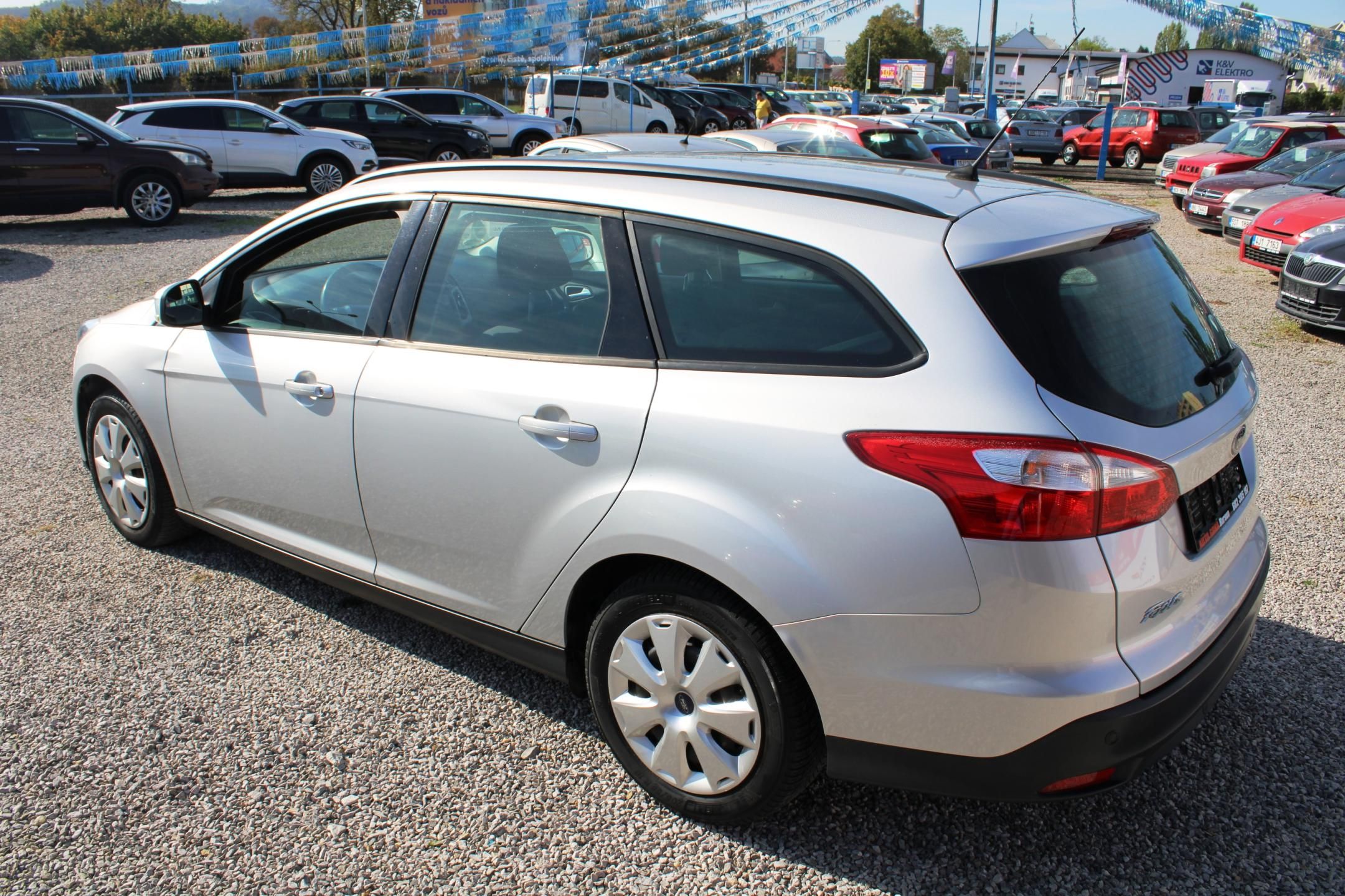 Ford Focus, 1,6i KLIMA EL.OKNA PDC ESP - fotka 5