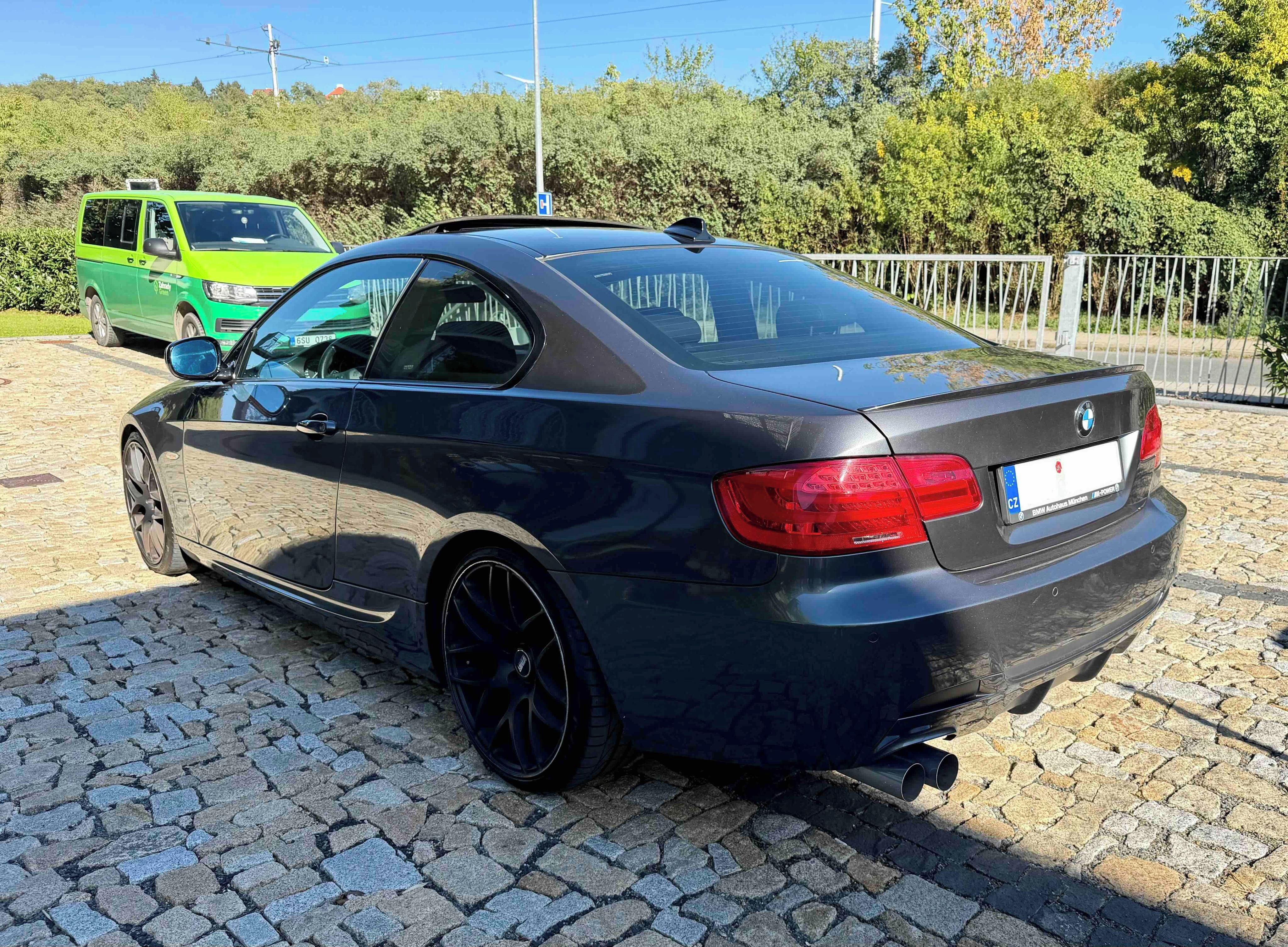 BMW Řada 3, BMW 330xd Msport E92 Coupé - fotka 4