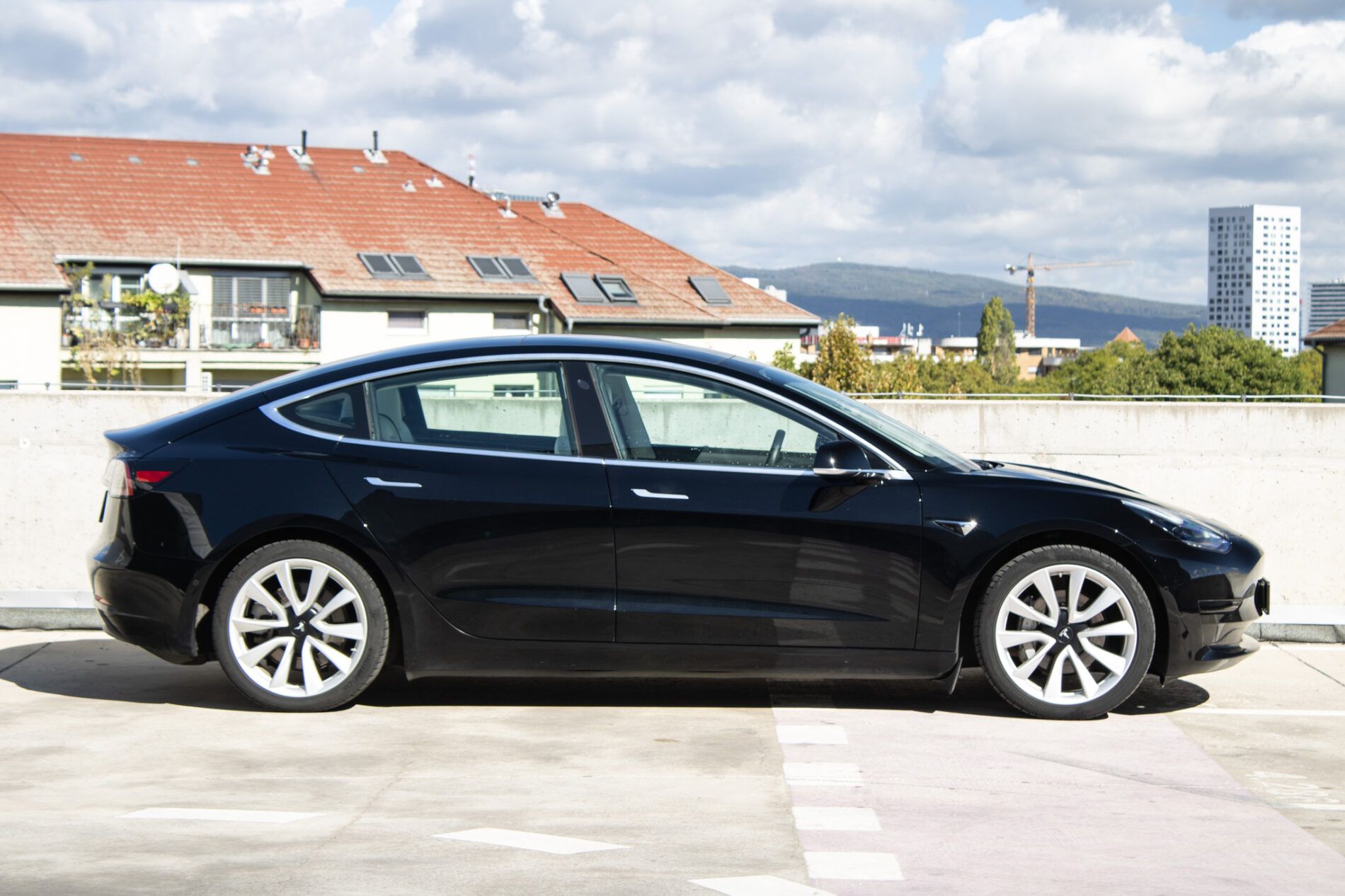 Tesla Model 3 - fotka 4