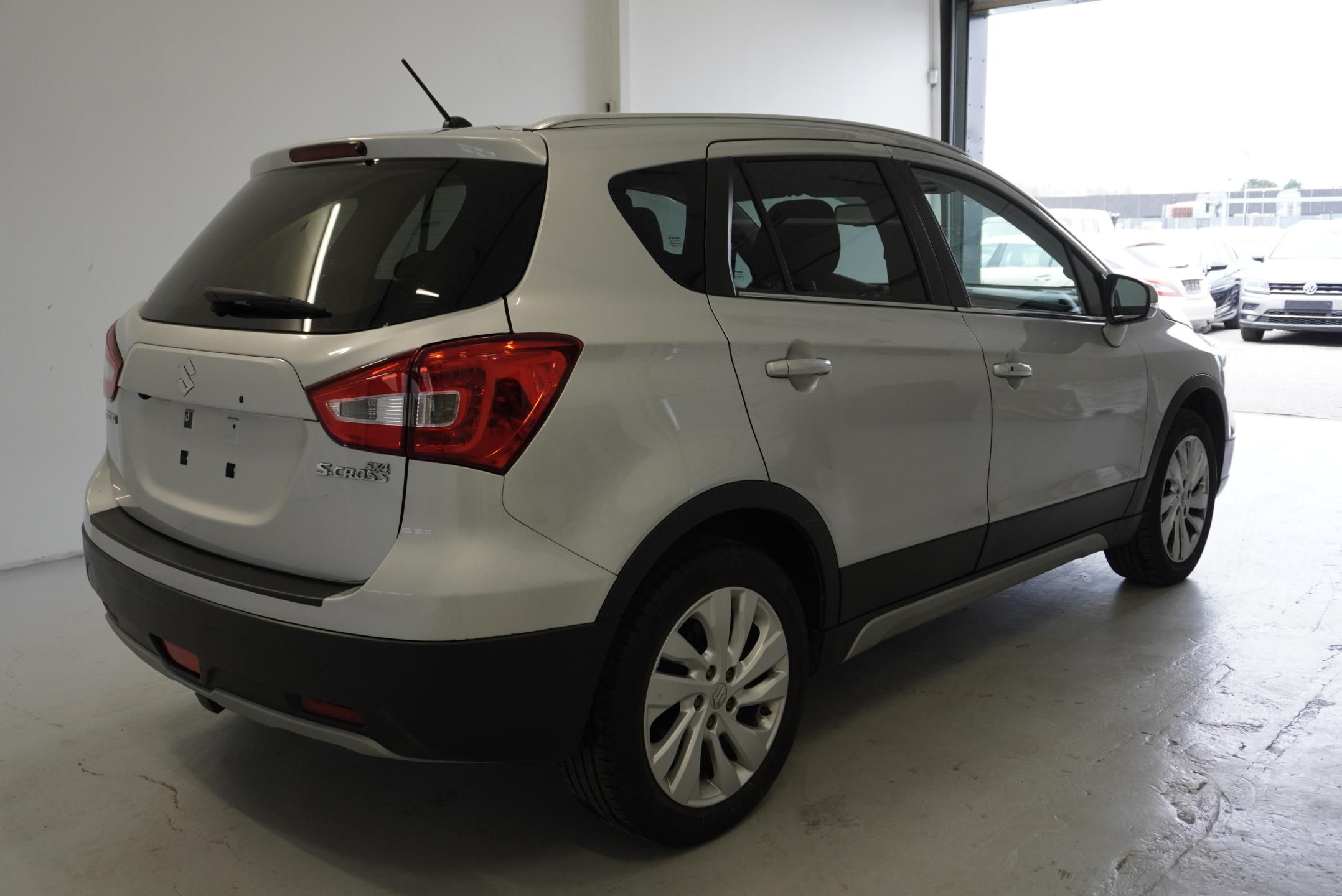 Suzuki SX4 S-Cross, S-CROSS  1,0 BOOSTERJET - fotka 5