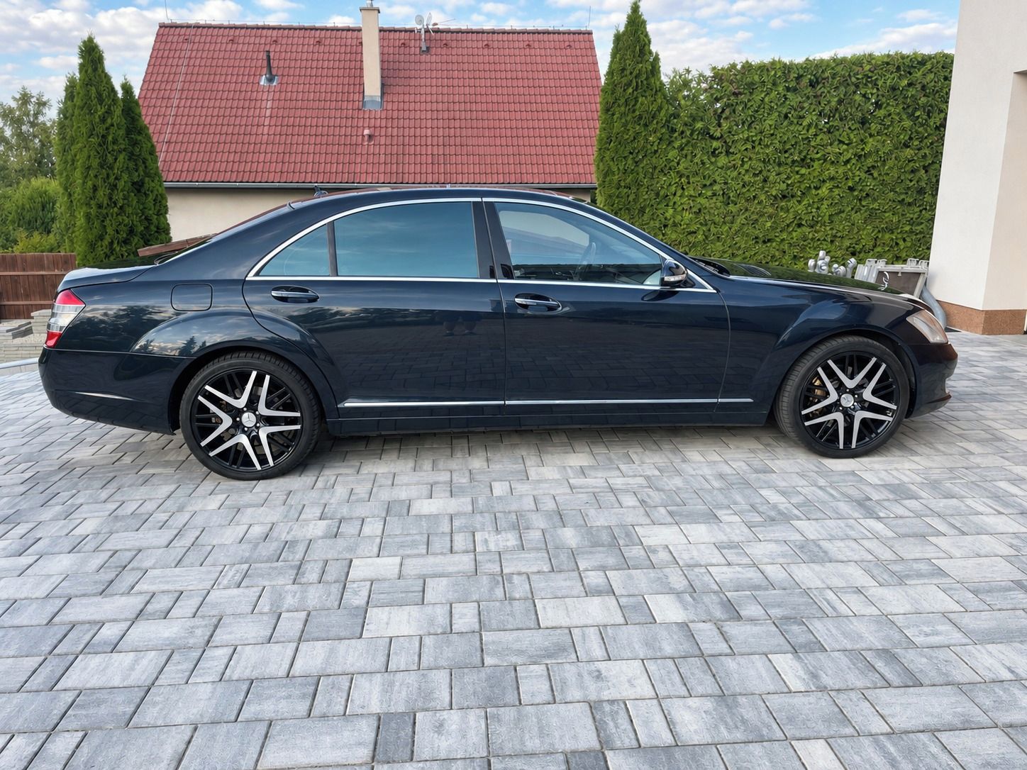 Mercedes-Benz Třídy S, 500 4MATIC Long 5.5 V8, 285 kW - fotka 4