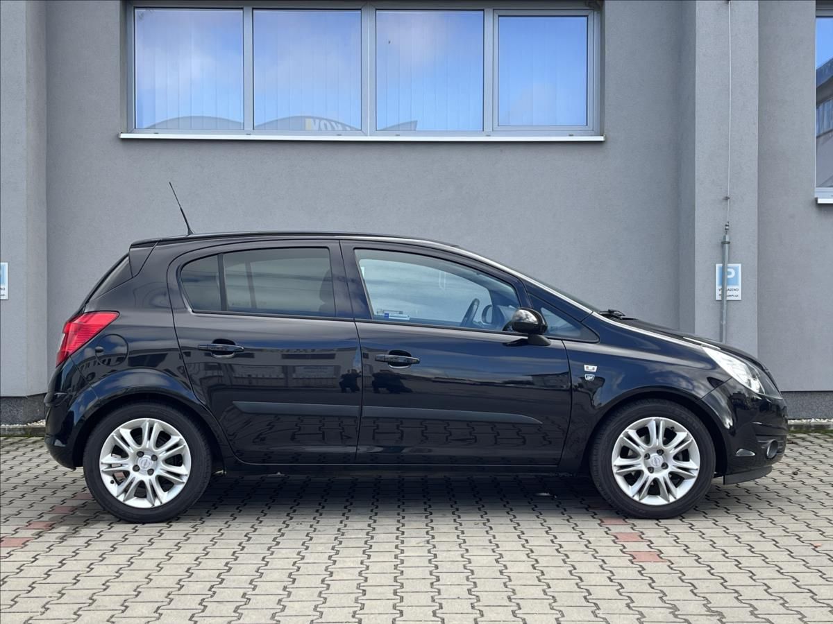 Opel Corsa, 1,2 16V  Edition 111 AT - fotka 6