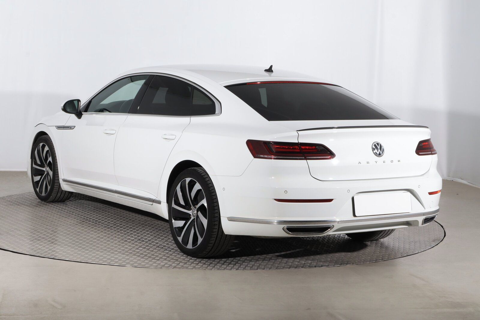 Volkswagen Arteon, 2.0 TDI, R-line, Automat - fotka 4