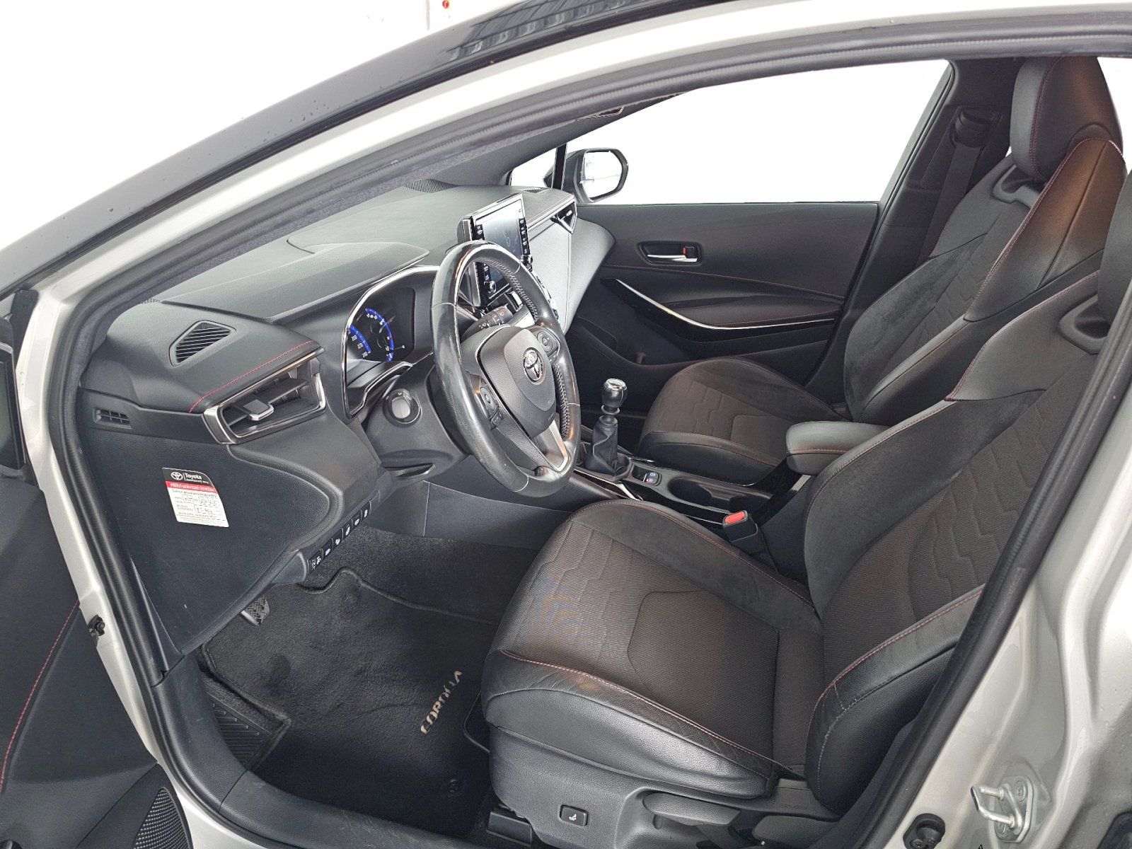 Toyota Corolla, Hatchback 1.2TURBO 116k GR-SPO - fotka 6