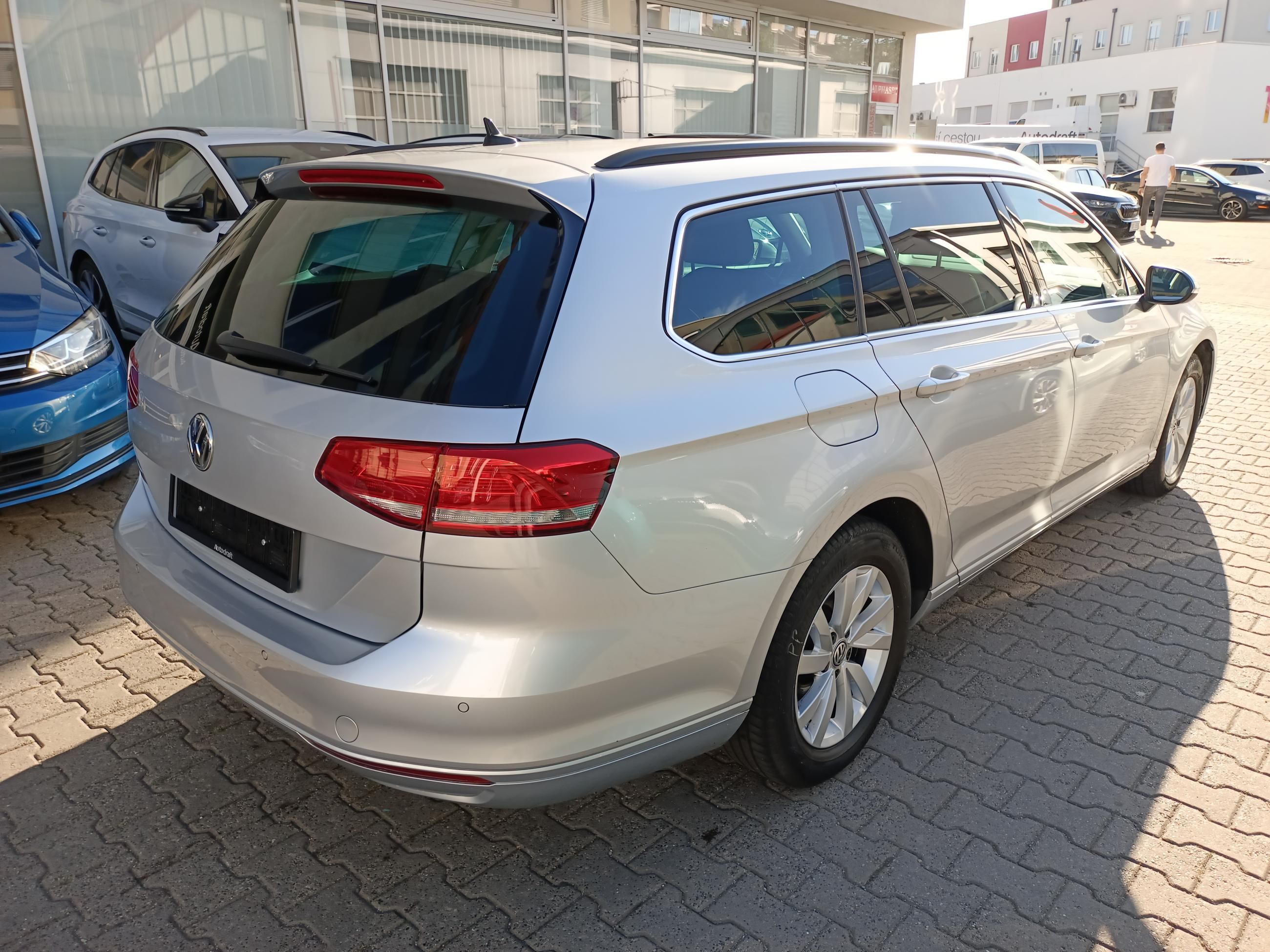 Volkswagen Passat Variant, 2.0 TDI 110kW DSG ACC LED NAVI - fotka 6