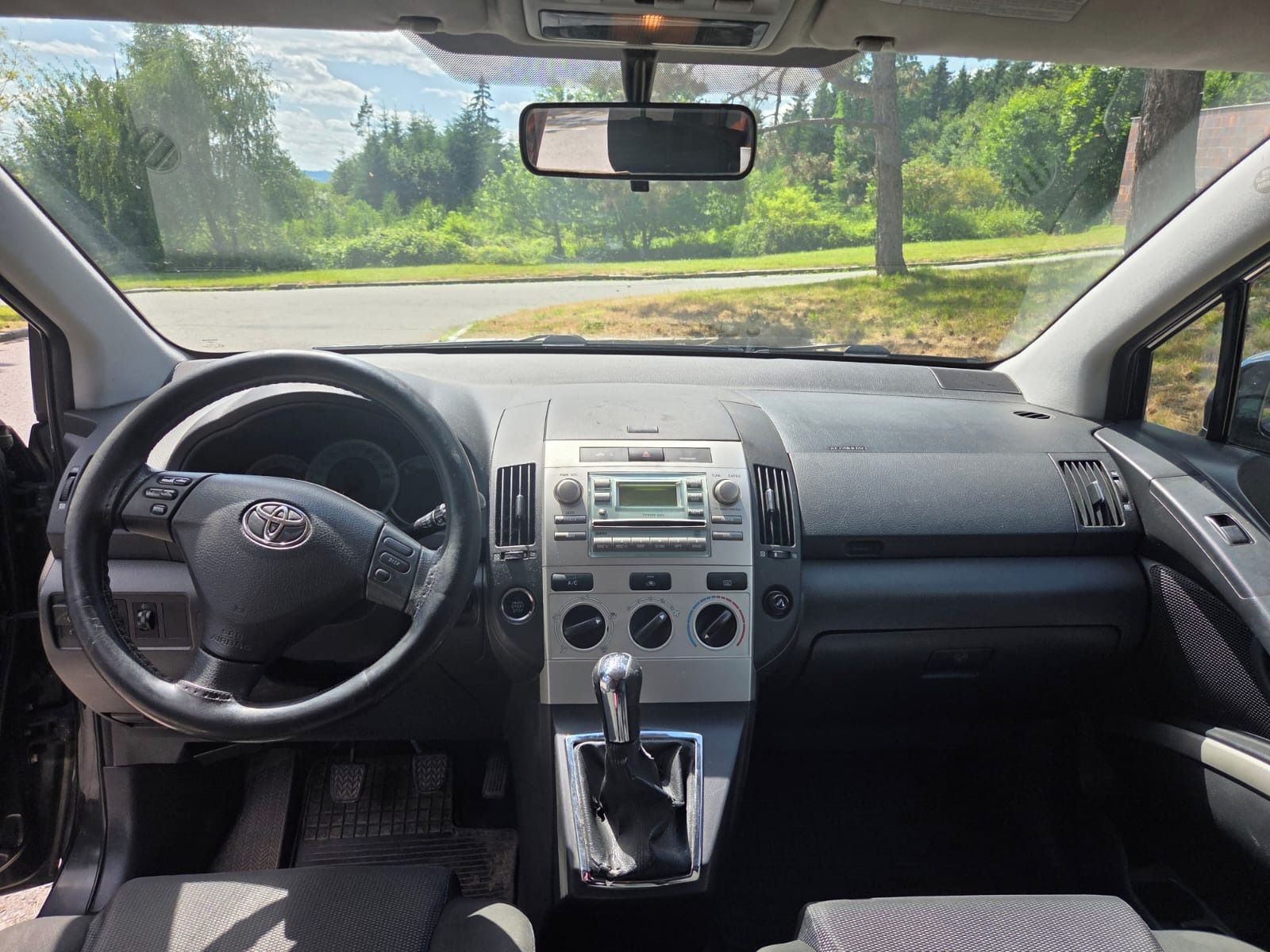 Toyota Corolla Verso, 1.6 benzín + LPG - fotka 4