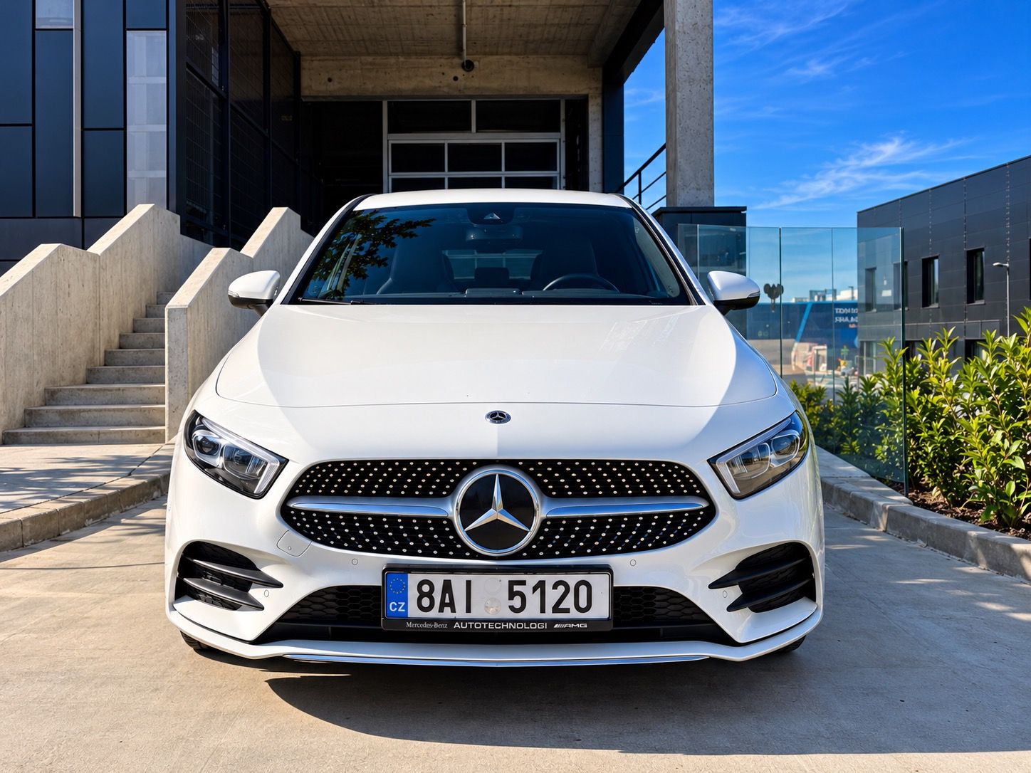Mercedes-Benz Třídy A, A200 AMG Line 120 kW | KEYLESS - fotka 2