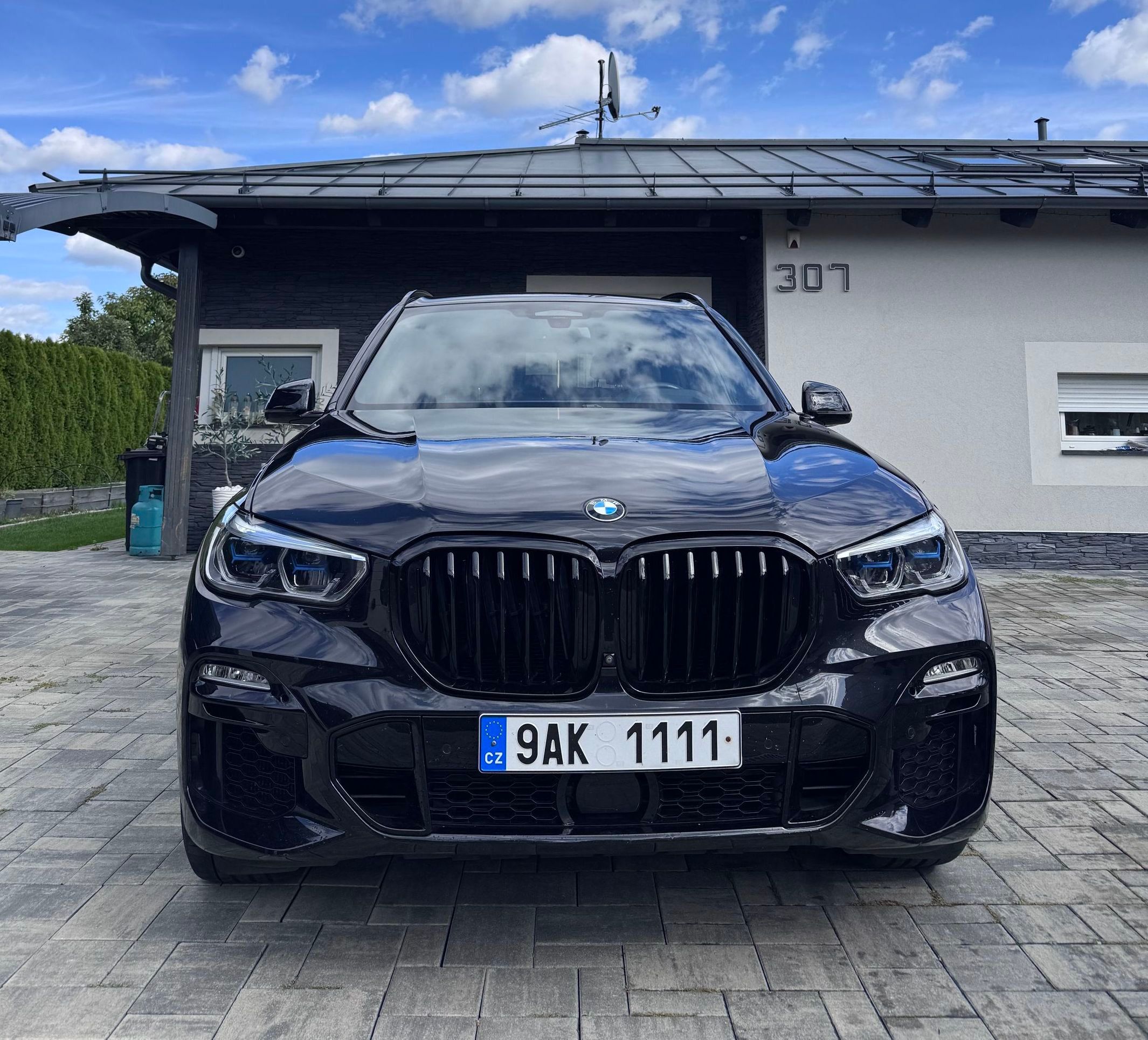 BMW X5, M50d Shadowline 294kW/400K DPH - fotka 5