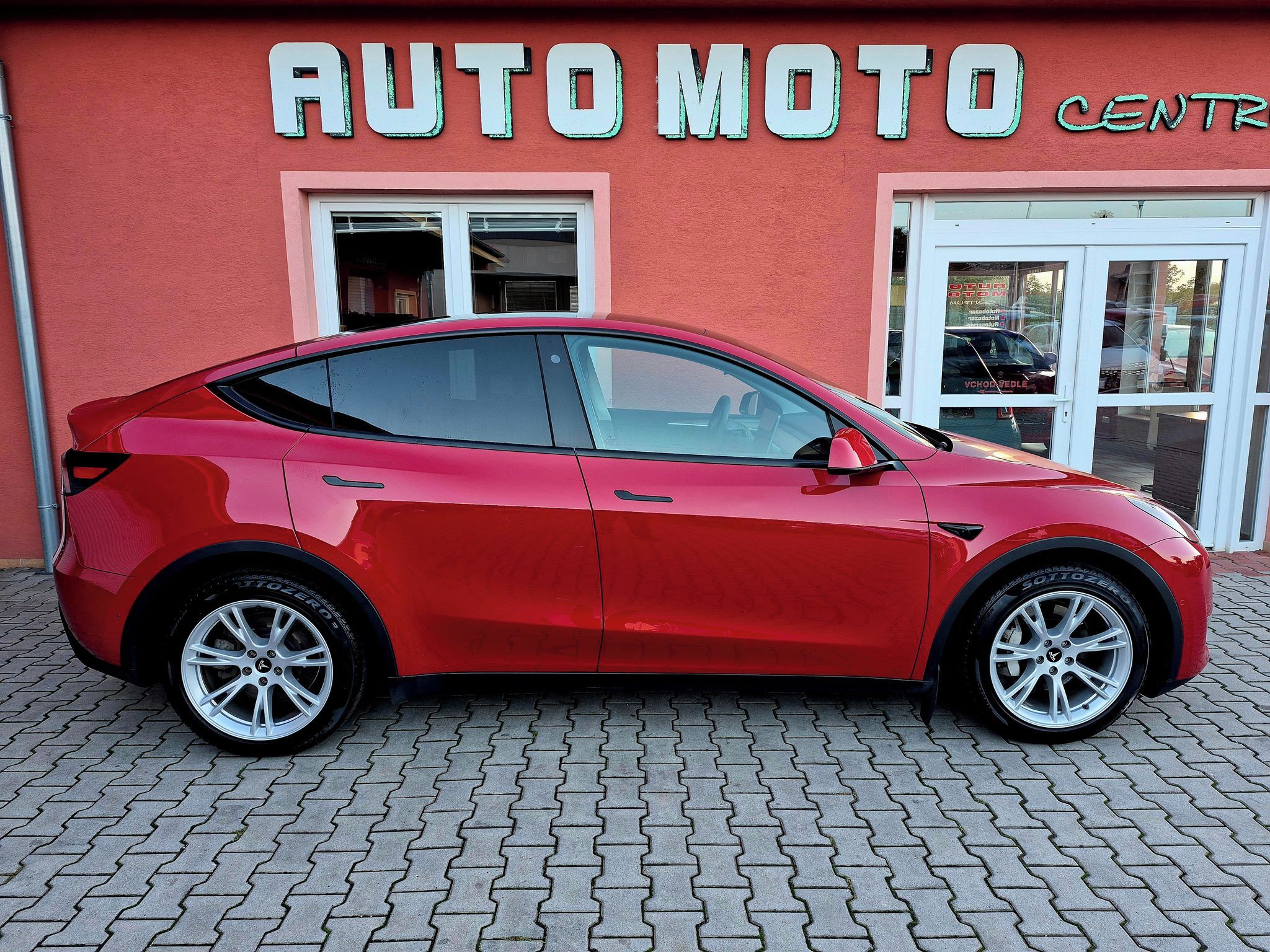 Tesla Model Y, LONG RANGE Dual Motor 378 kW S - fotka 5