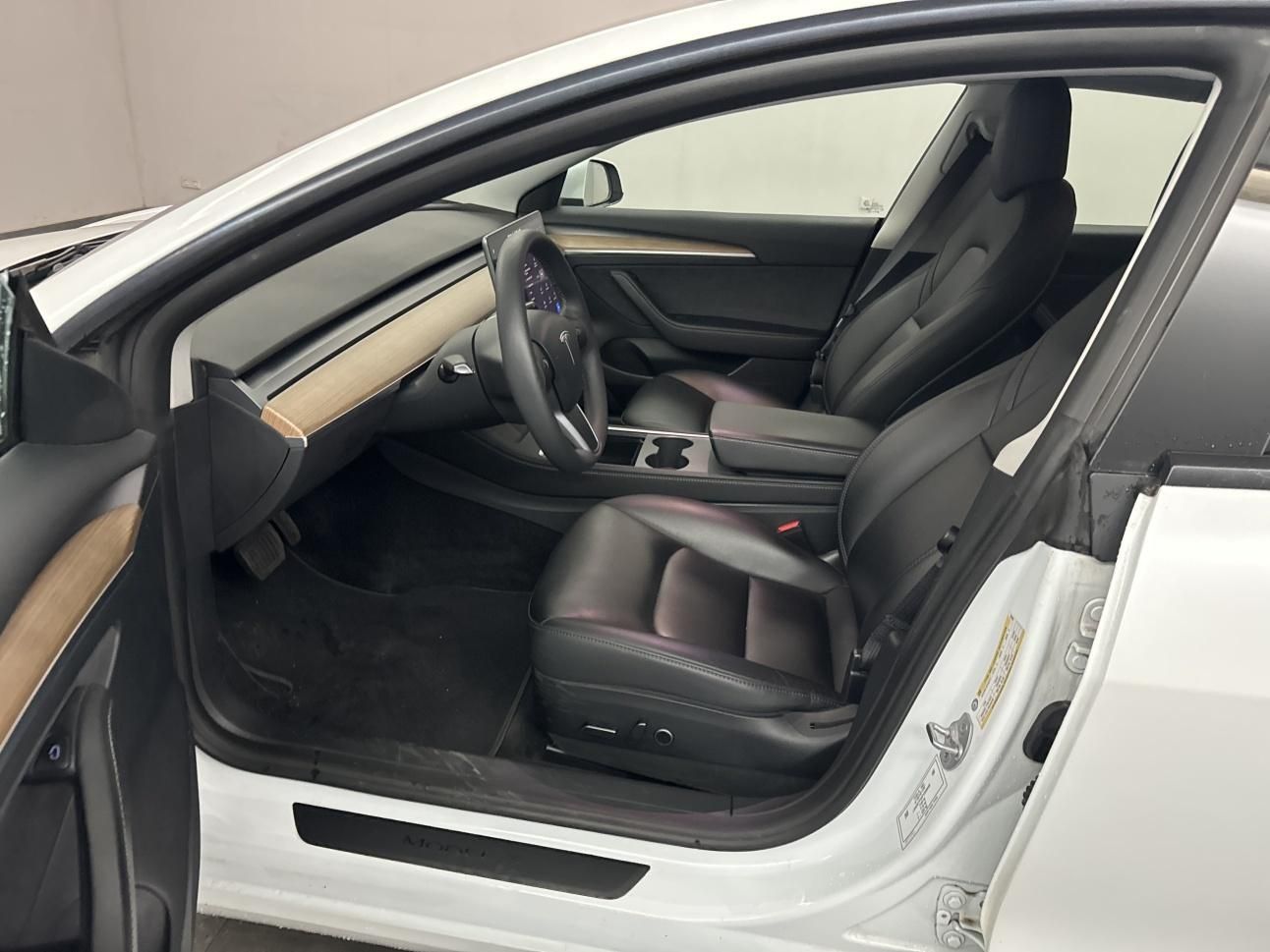 Tesla Model 3, STANDART RANGE 208kw SOH 93,5% - fotka 6