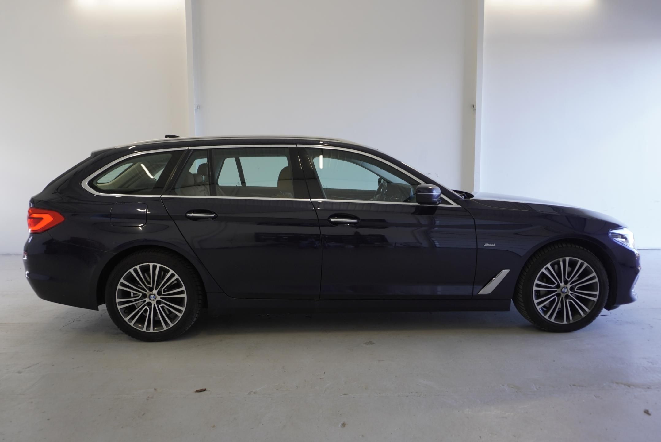 BMW Řada 5, 3,0 XDRIVE AUT. - fotka 4