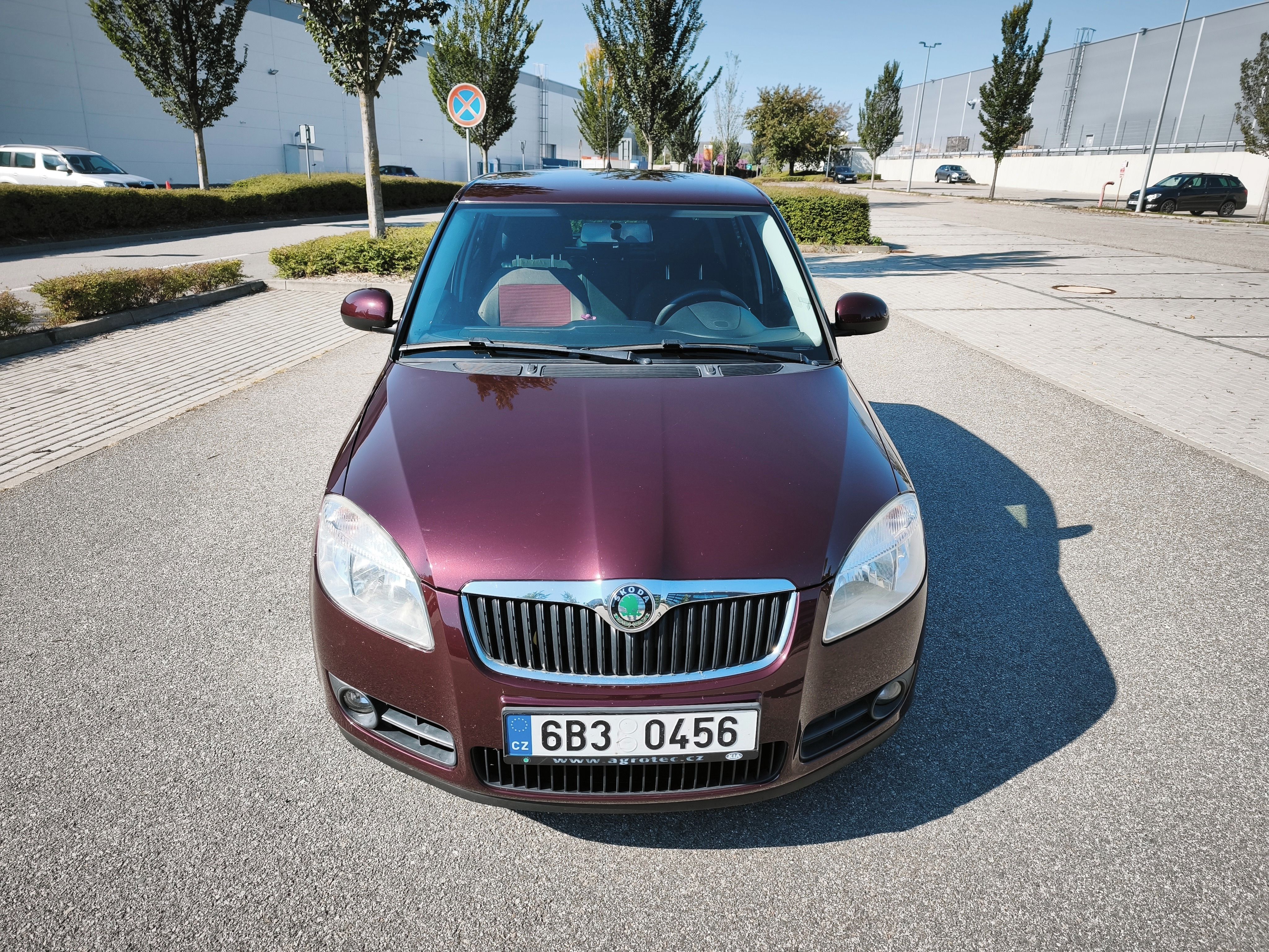 Škoda Fabia, II. 1.4 16V 63 kW - 107000km - fotka 2