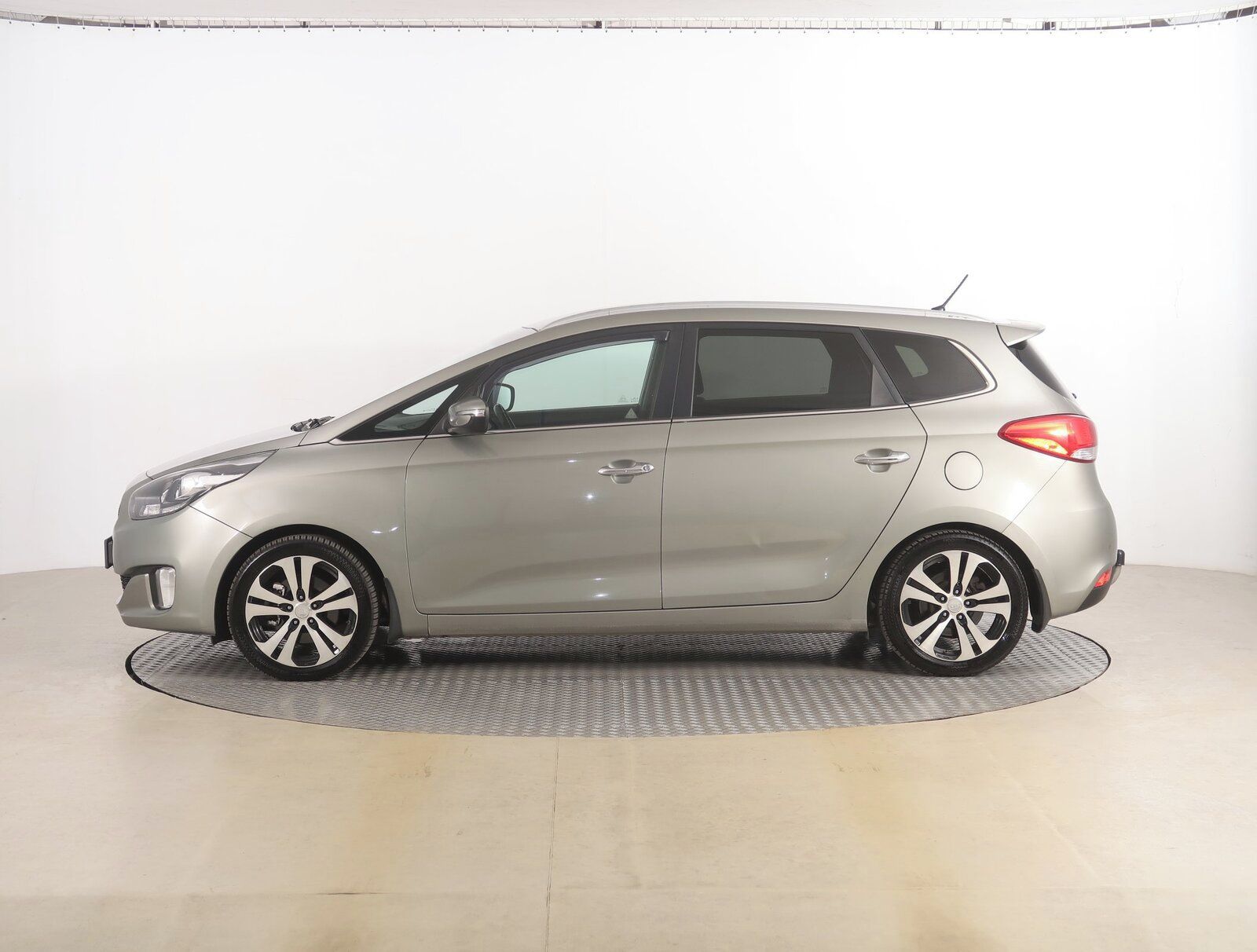 Kia Carens, 1.7 CRDi, 7 míst, Serv.kniha - fotka 3
