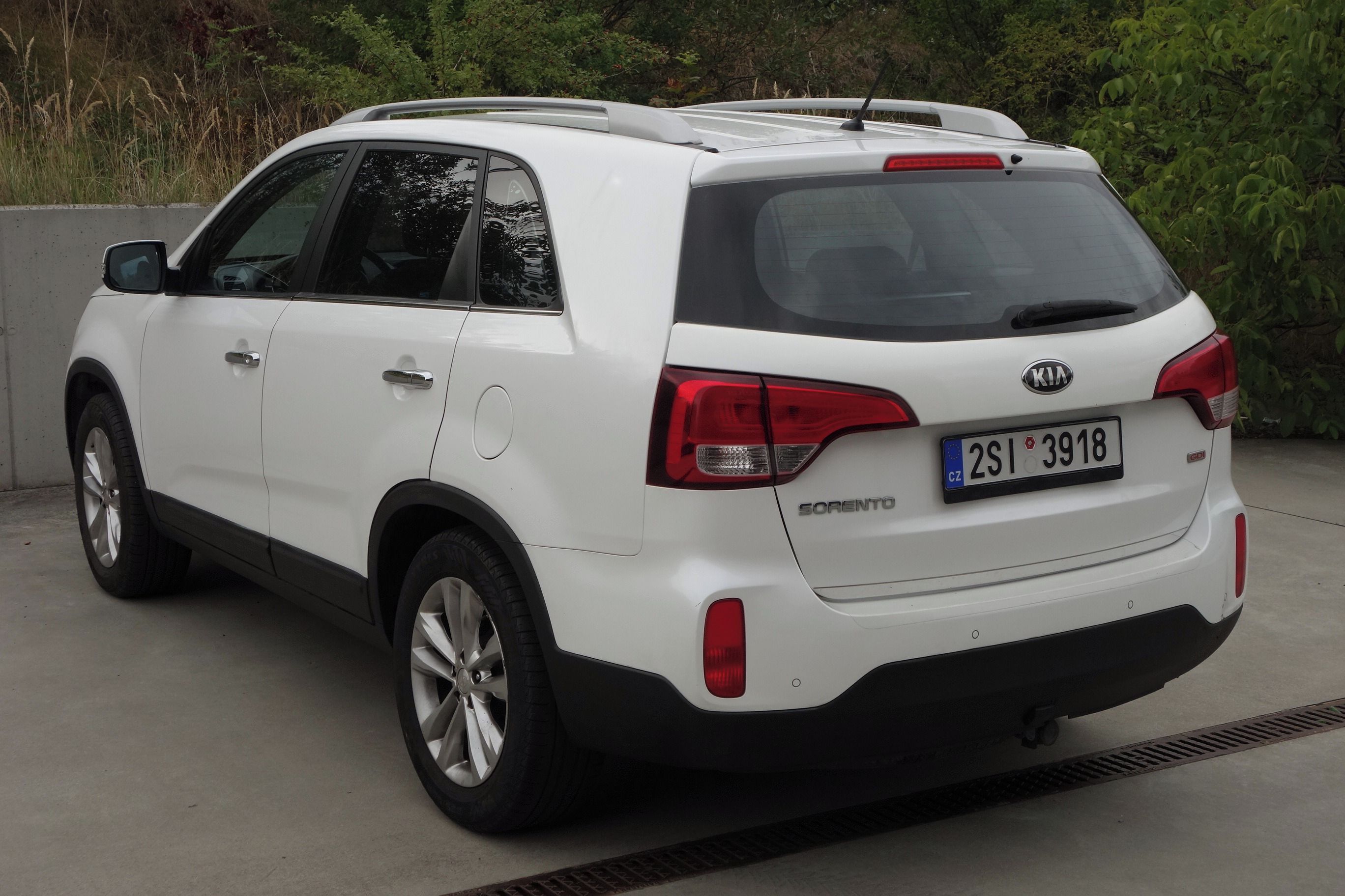 Kia Sorento, 2.4 GDI Benzín, Automat, 4x2 - fotka 4