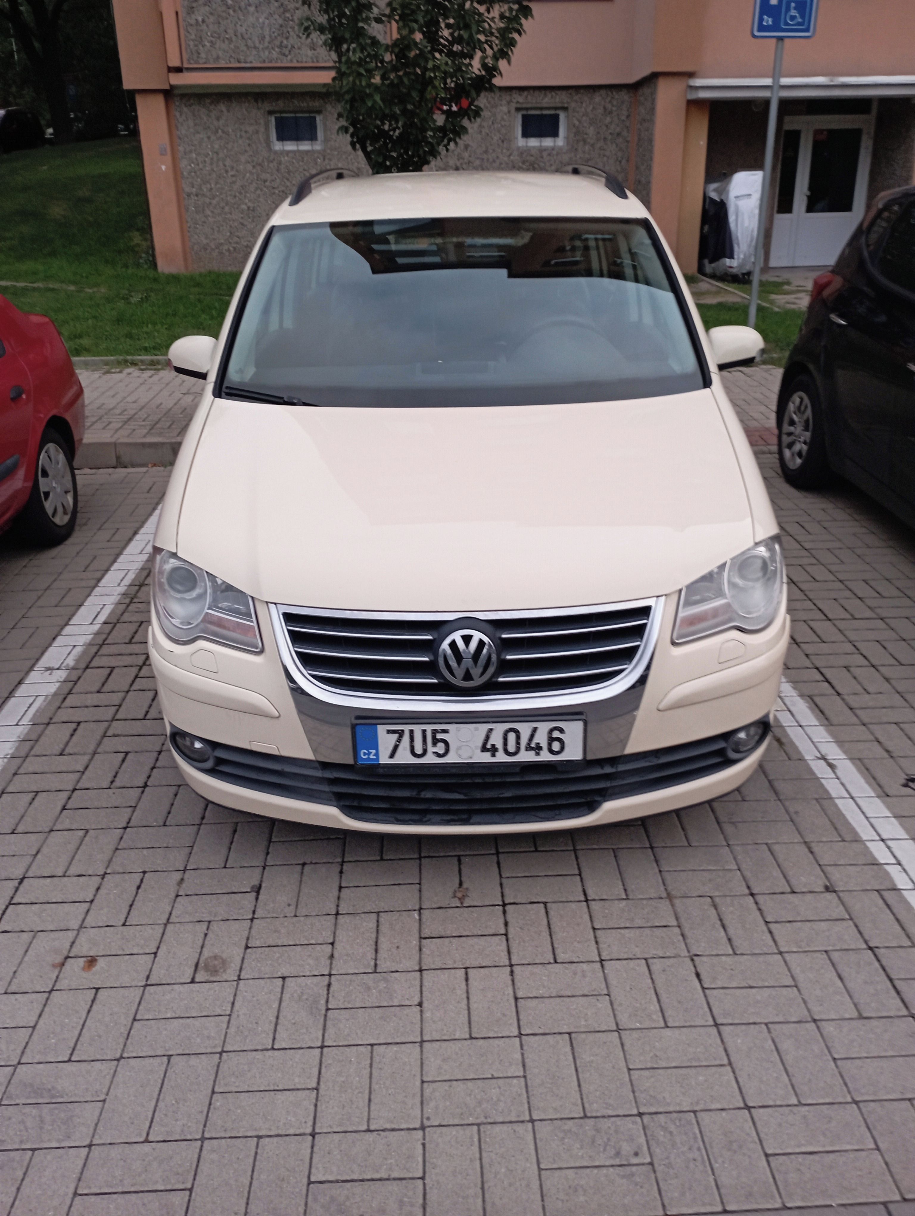 Volkswagen Touran - fotka 3