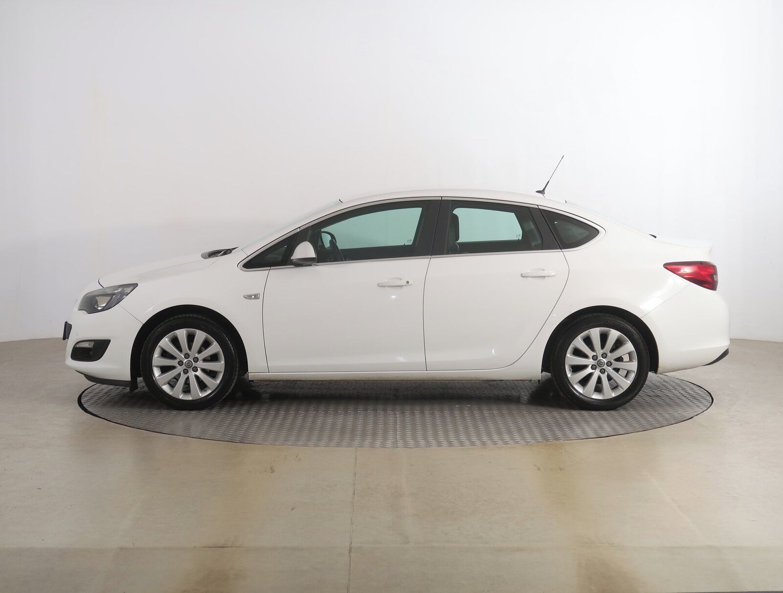 Opel Astra, 1.6 16V, Serv.kniha - fotka 3