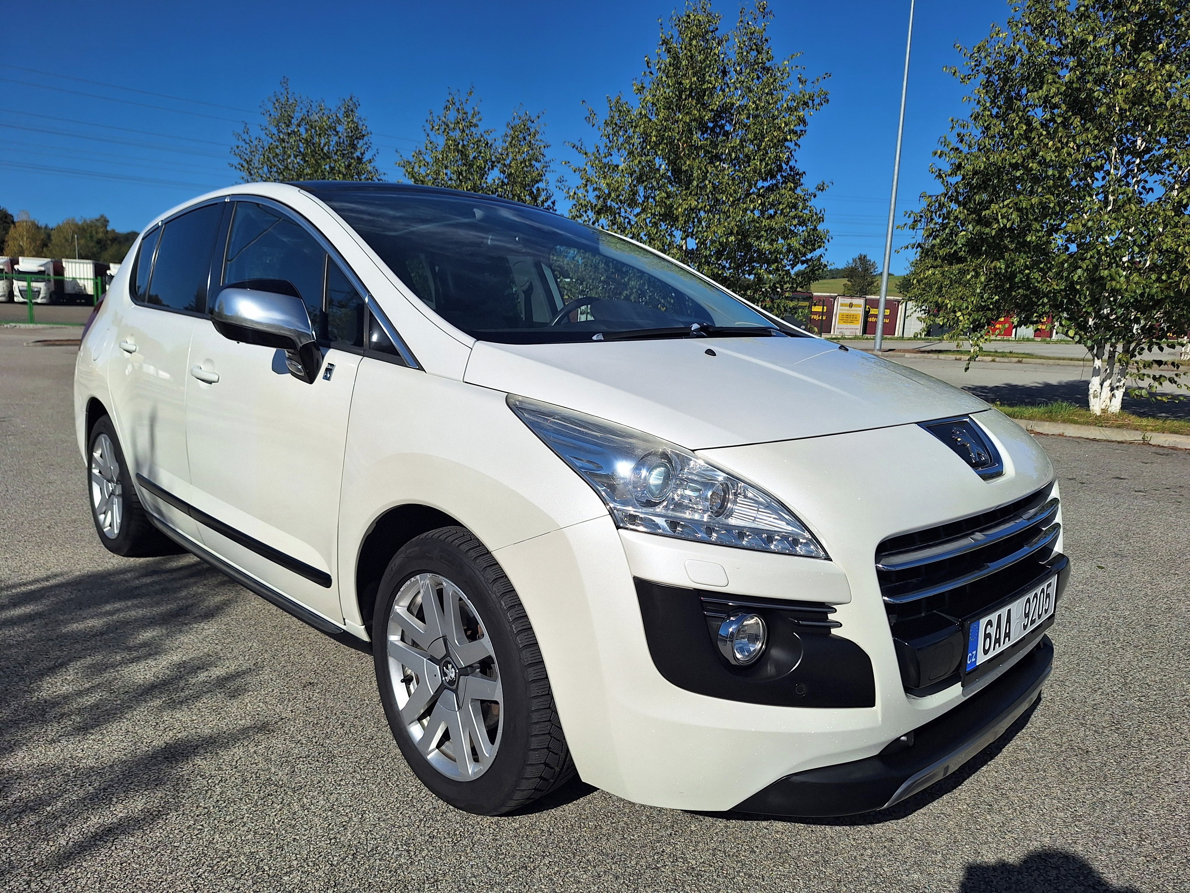 Peugeot 3008, 3008 Hybrid 4 2.0 HDI 4x4 MAX! - fotka 4