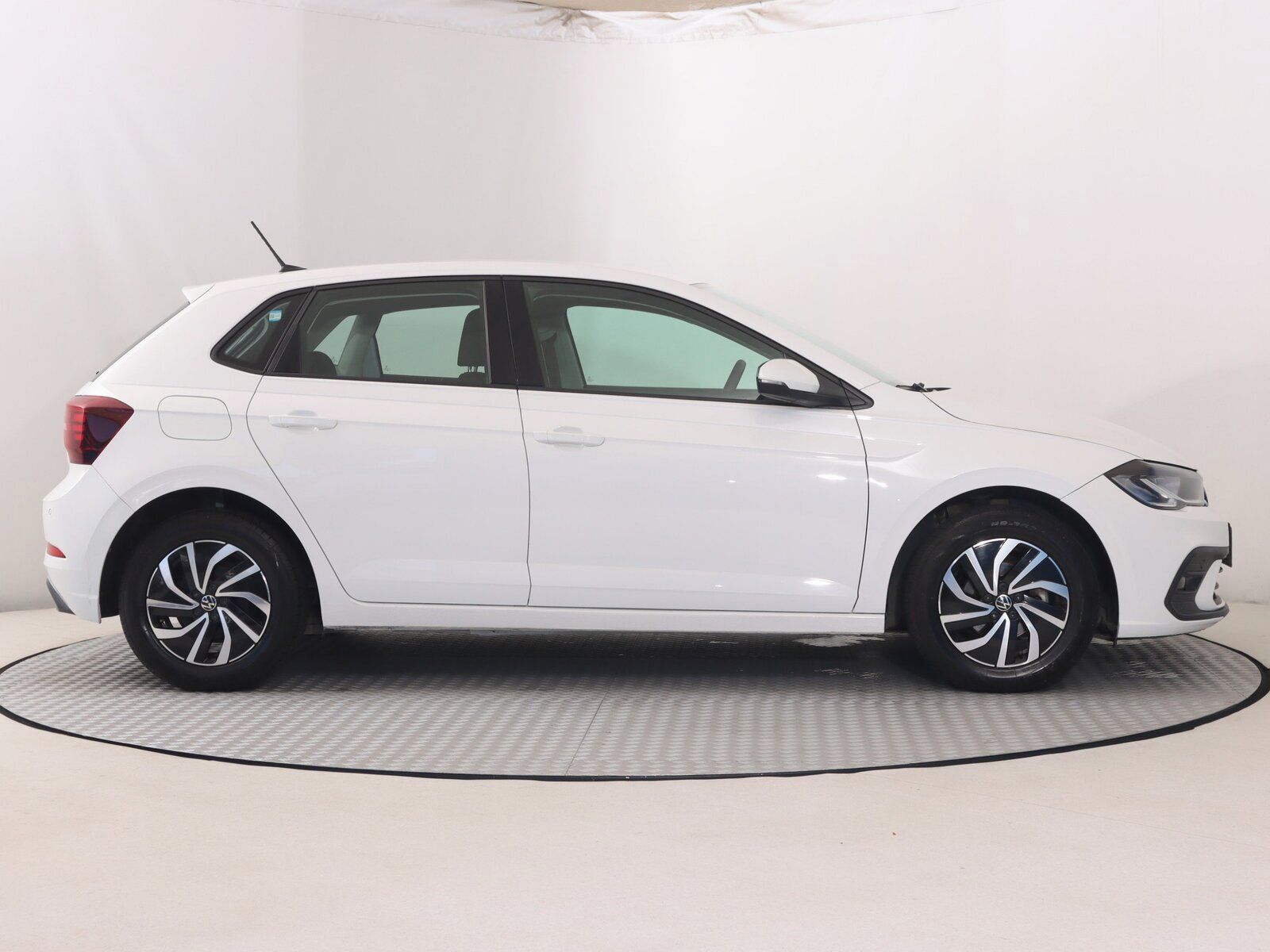 Volkswagen Polo, 1.0 TSI, Serv.kniha - fotka 6