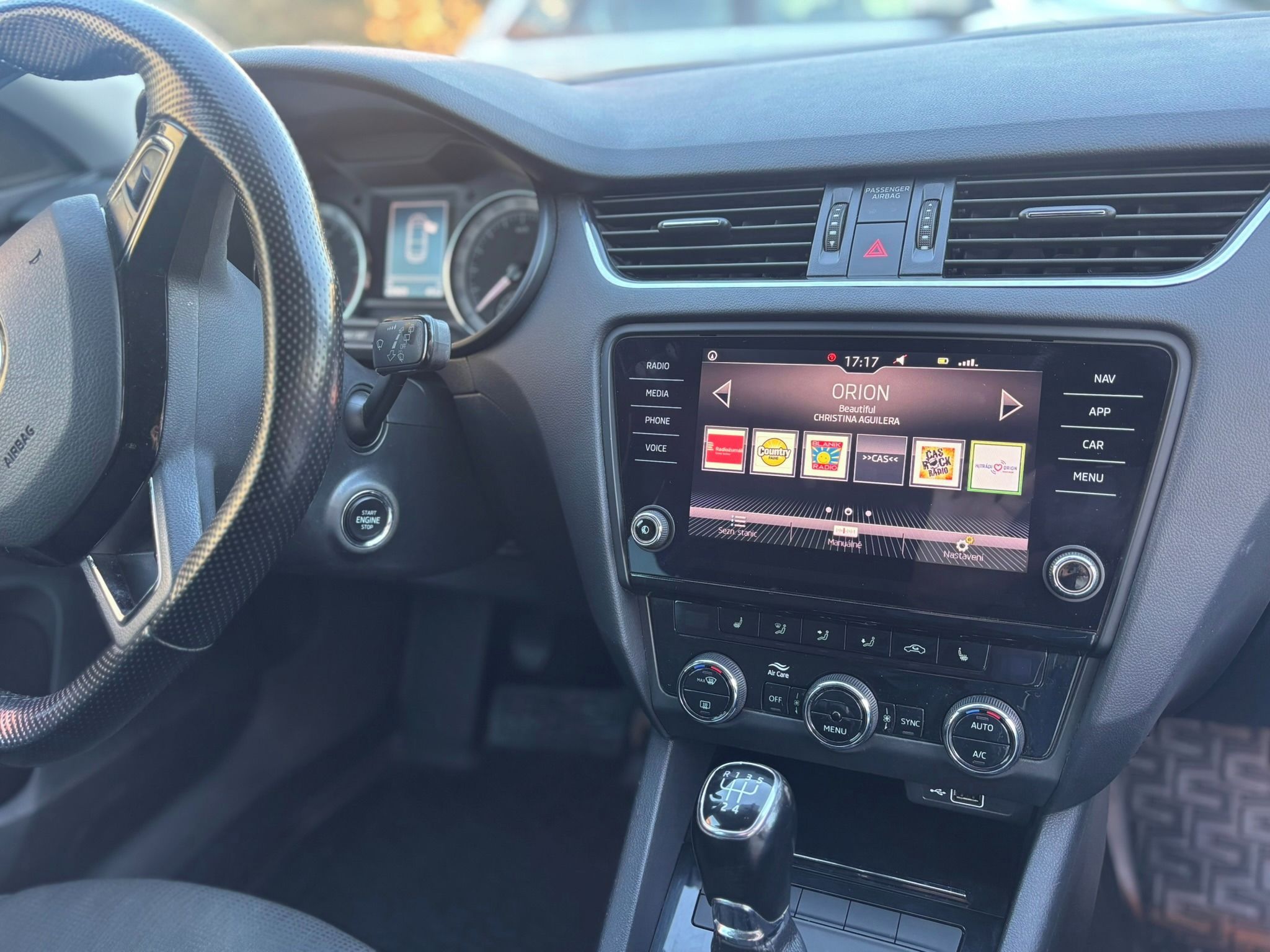 Škoda Octavia, 1.6 TDI, servisováno - fotka 5