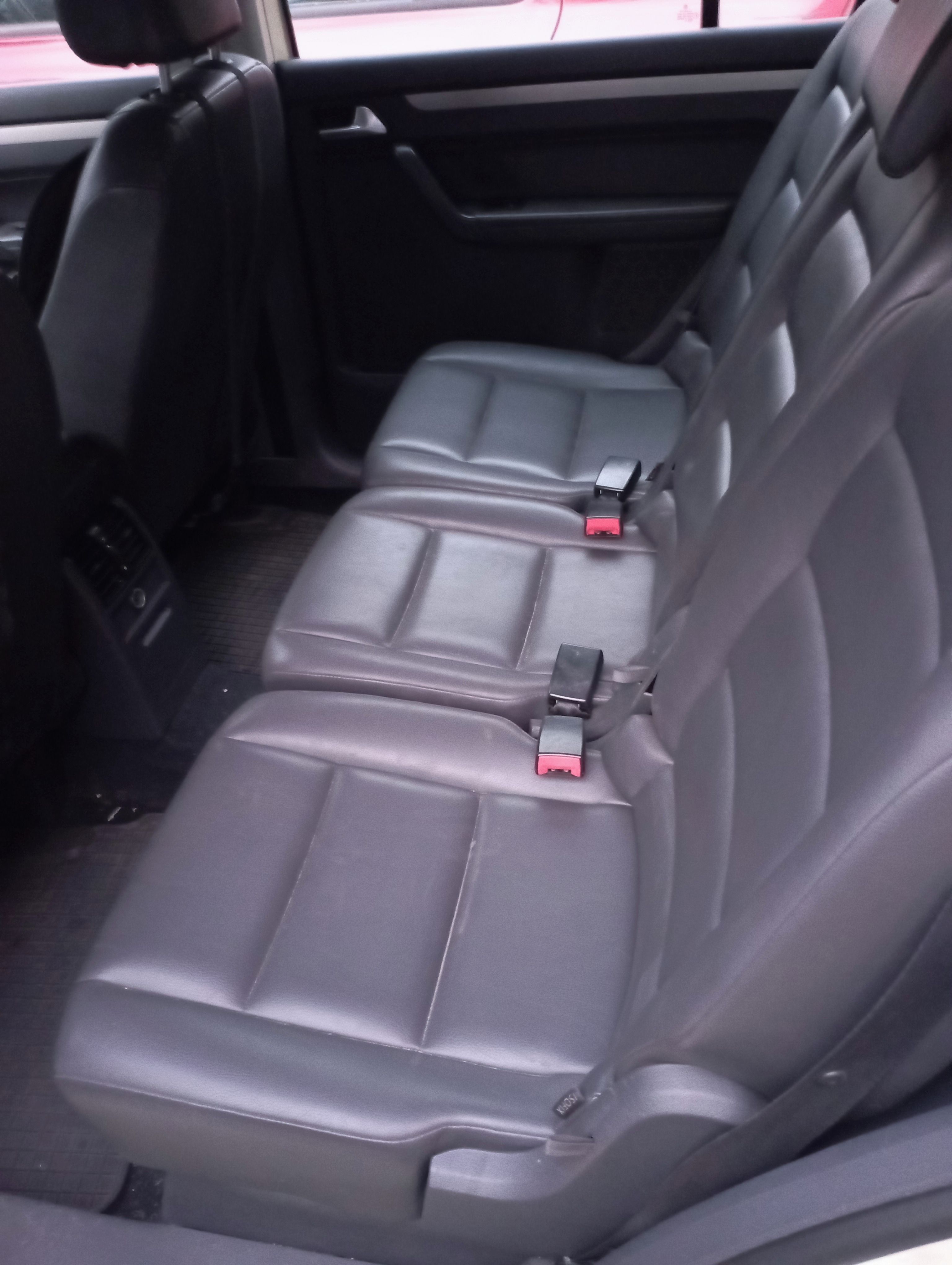 Volkswagen Touran - fotka 4