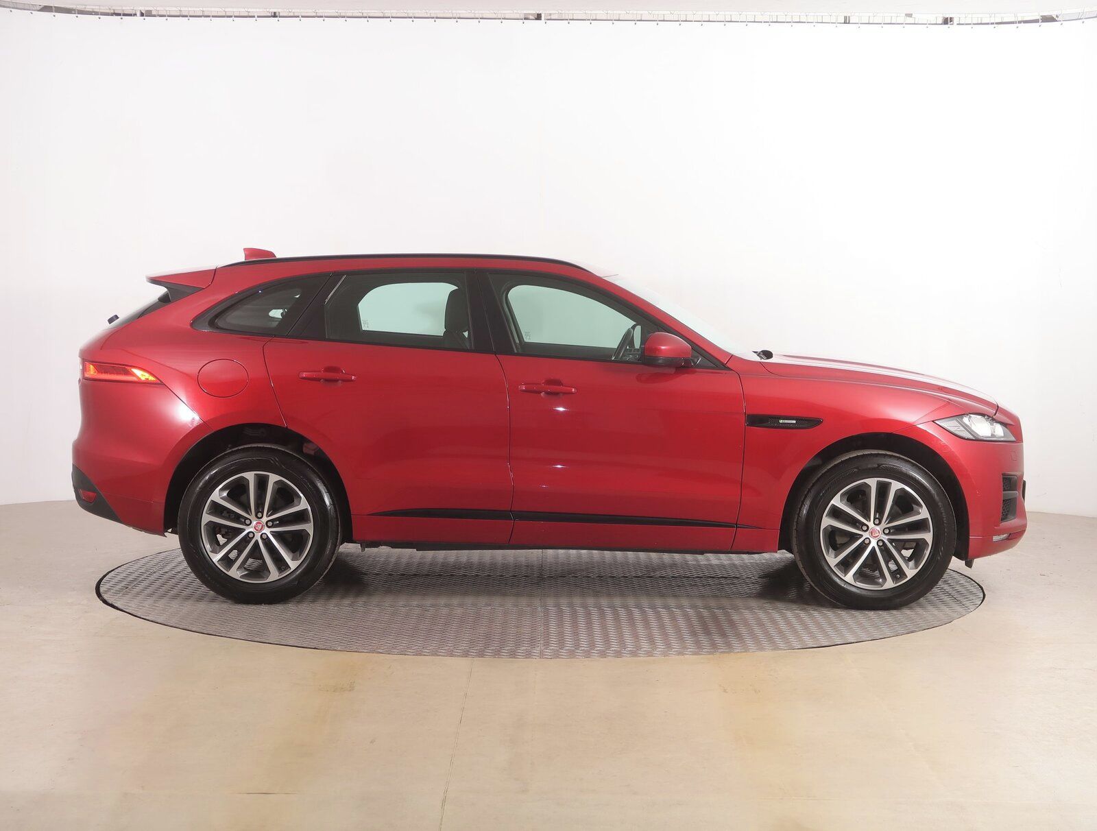 Jaguar F-Pace, 25d AWD, 4X4, Automat - fotka 6