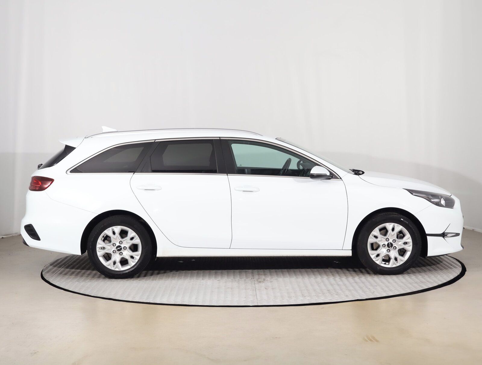 Kia Cee´d, 1.6 CRDi MHEV, Gold - fotka 6