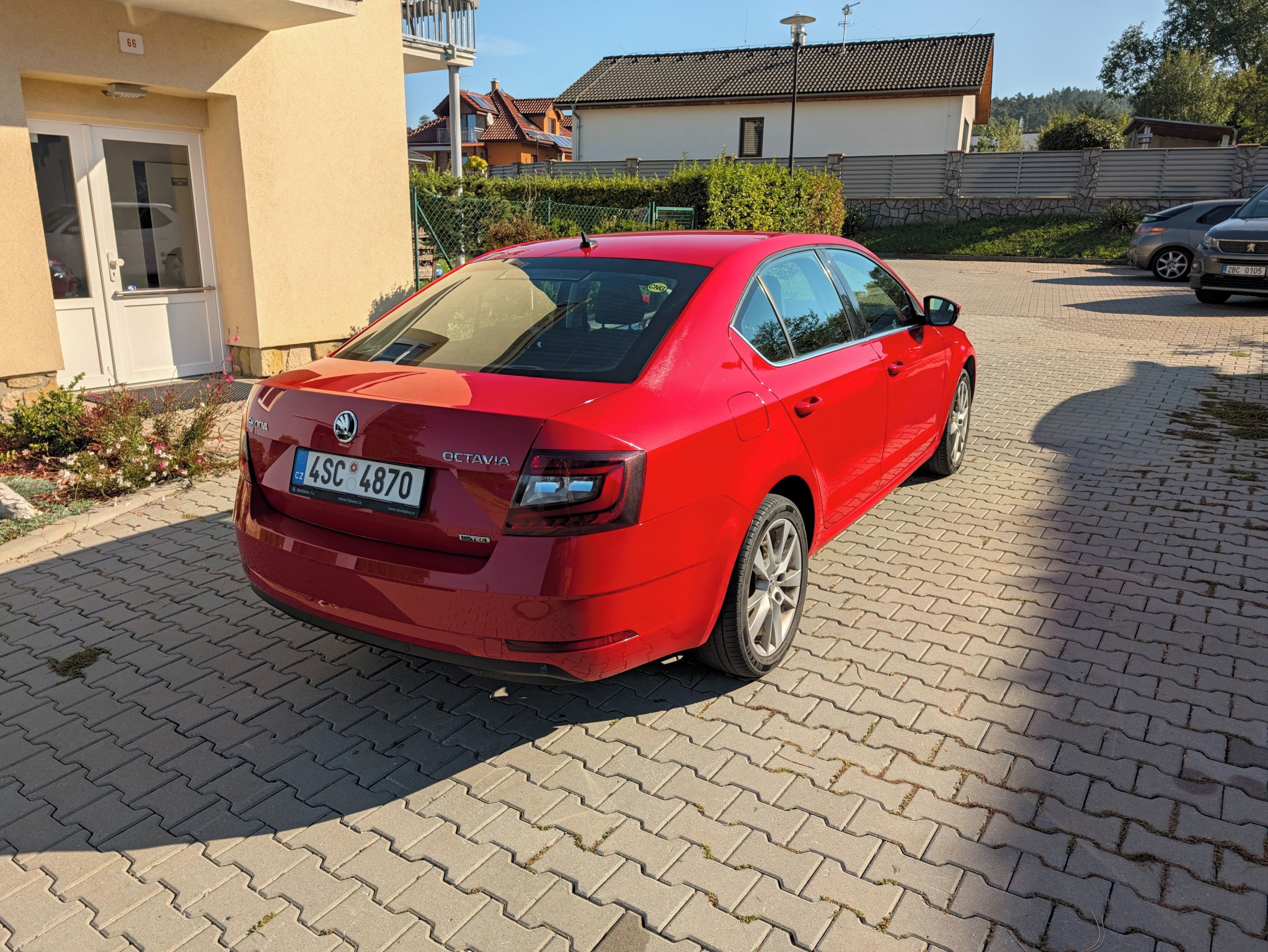 Škoda Octavia, 1.4 TSI CNG, top stav - fotka 3