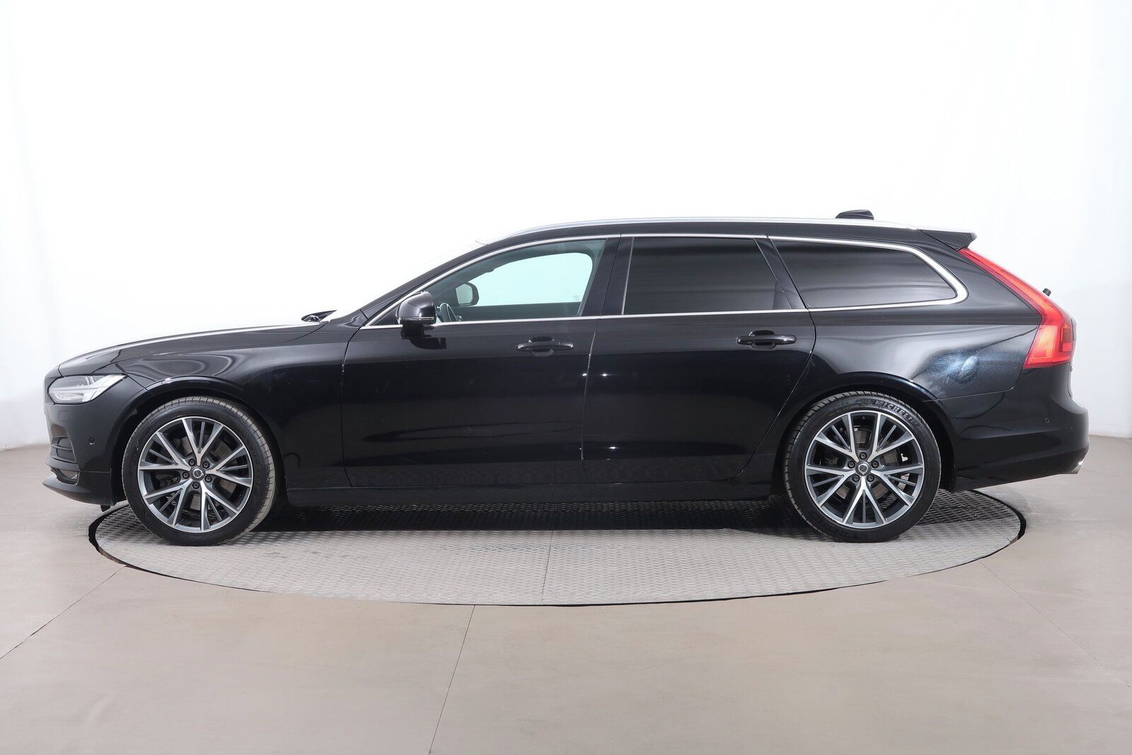 Volvo V90, D5 AWD, 4X4, Automat - fotka 3