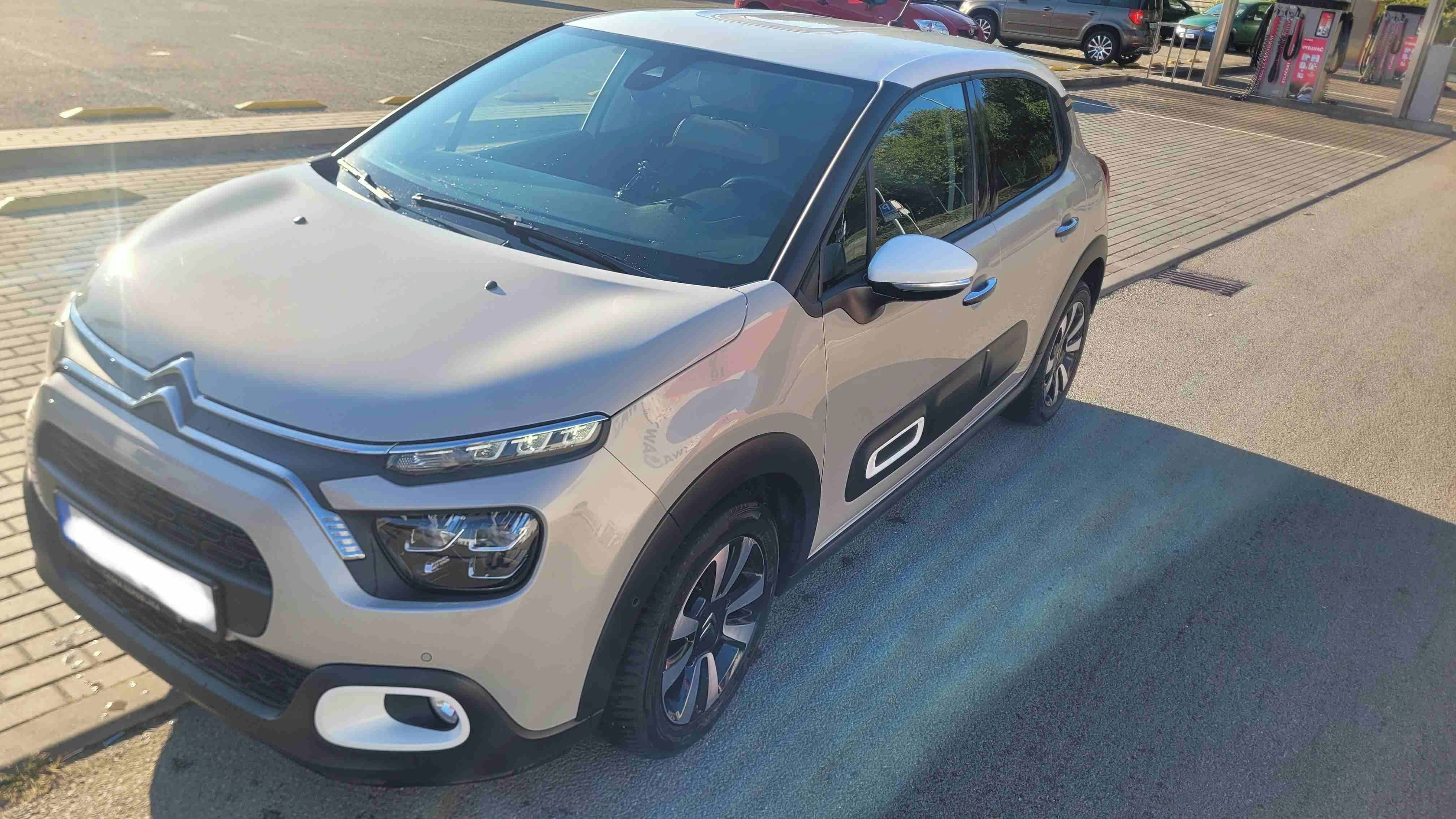 Citroën C3, 1.2 PureTech 110, 81 kW SHINE - fotka 2