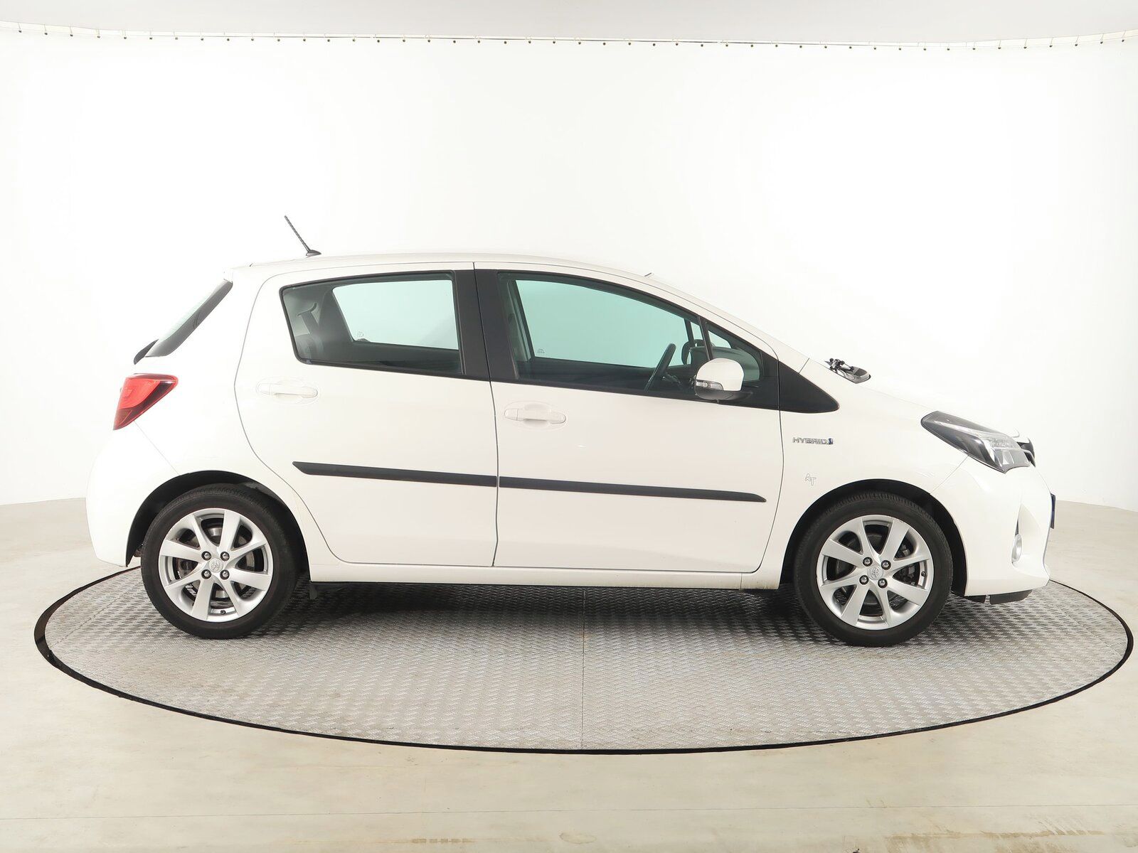 Toyota Yaris, 1.5 Hybrid, Automat - fotka 6