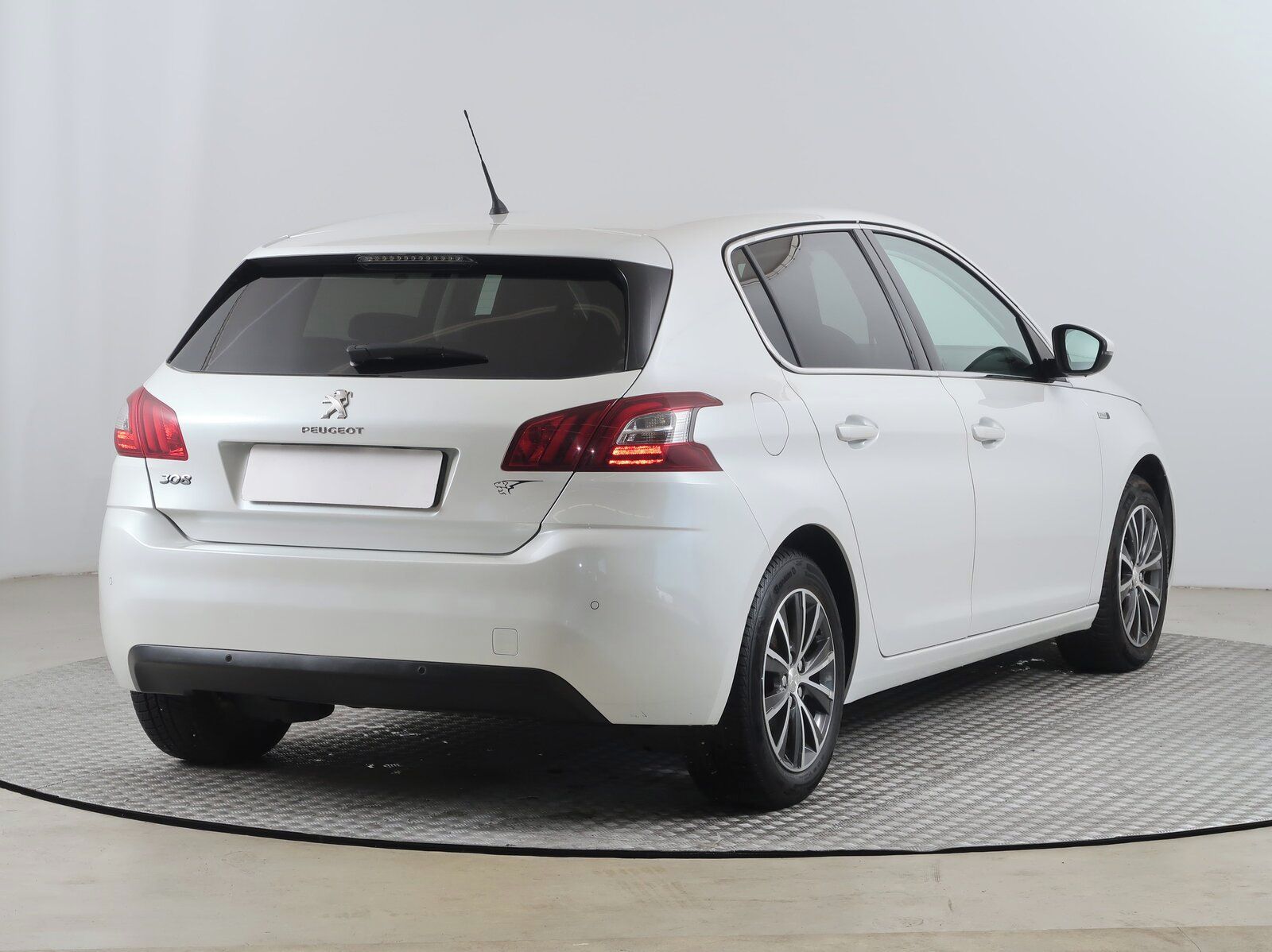 Peugeot 308, 1.2 e-THP - fotka 5