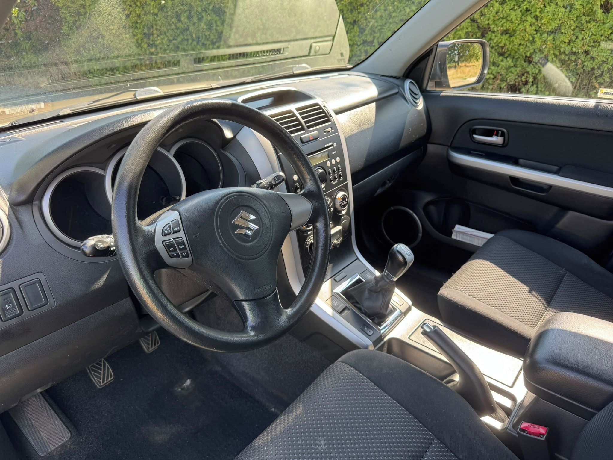 Suzuki Grand Vitara, 2,0 benzin 103kw 4x4 - fotka 6