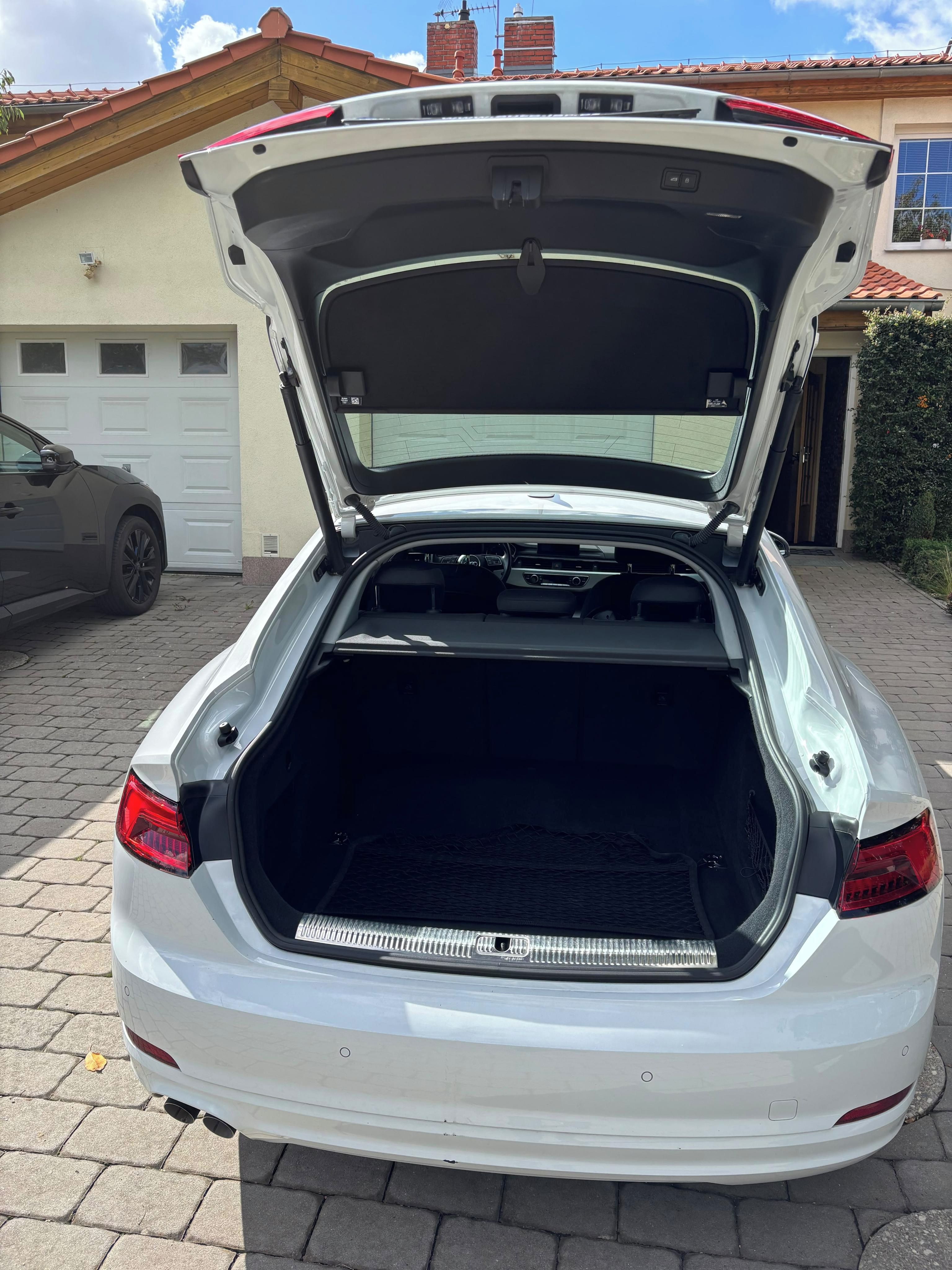 Audi A5, 2.0 TDI - servisováno - fotka 4