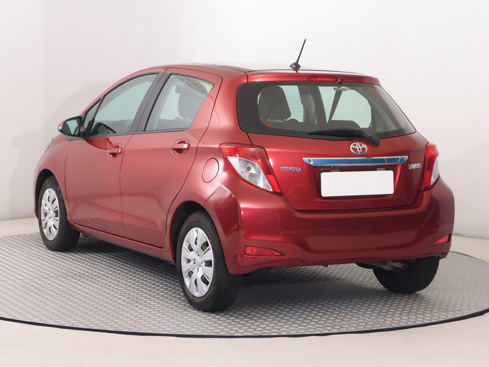 Toyota Yaris, 1.0 VVT-i, Serv.kniha - fotka 4
