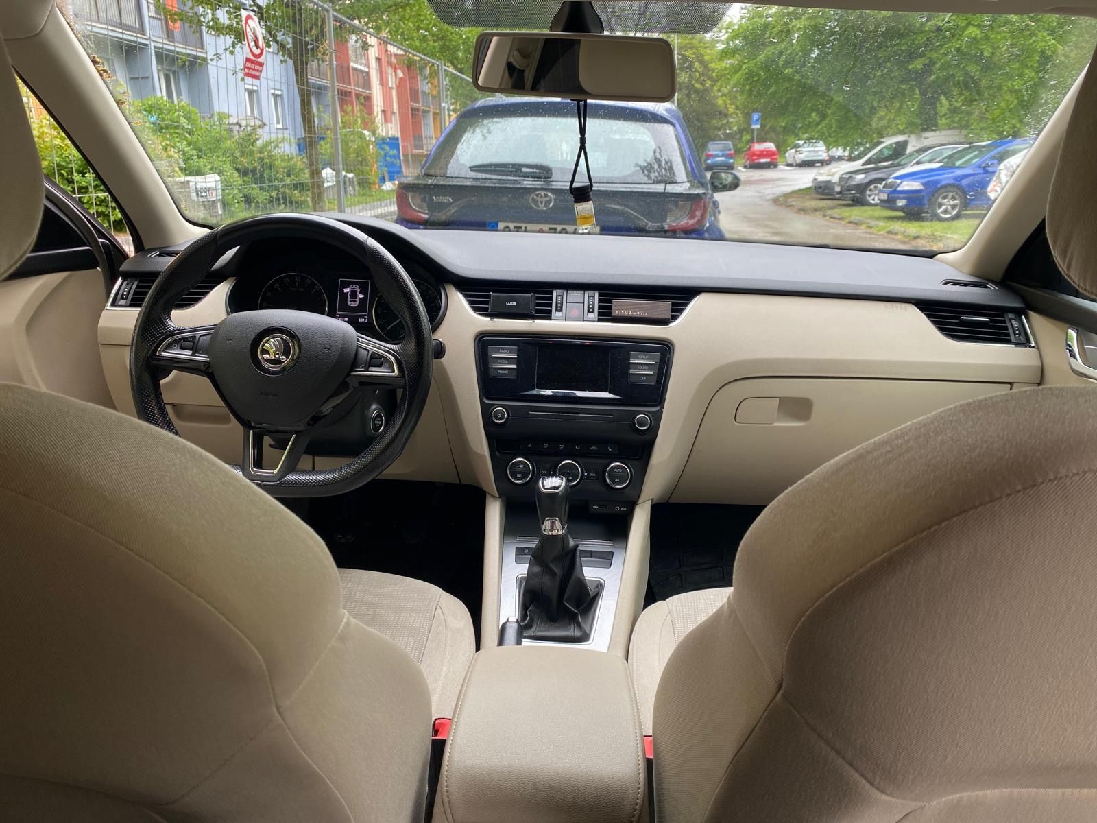 Škoda Octavia, ŠKODA OCTAVIA III COMBI 1.6 TD - fotka 4