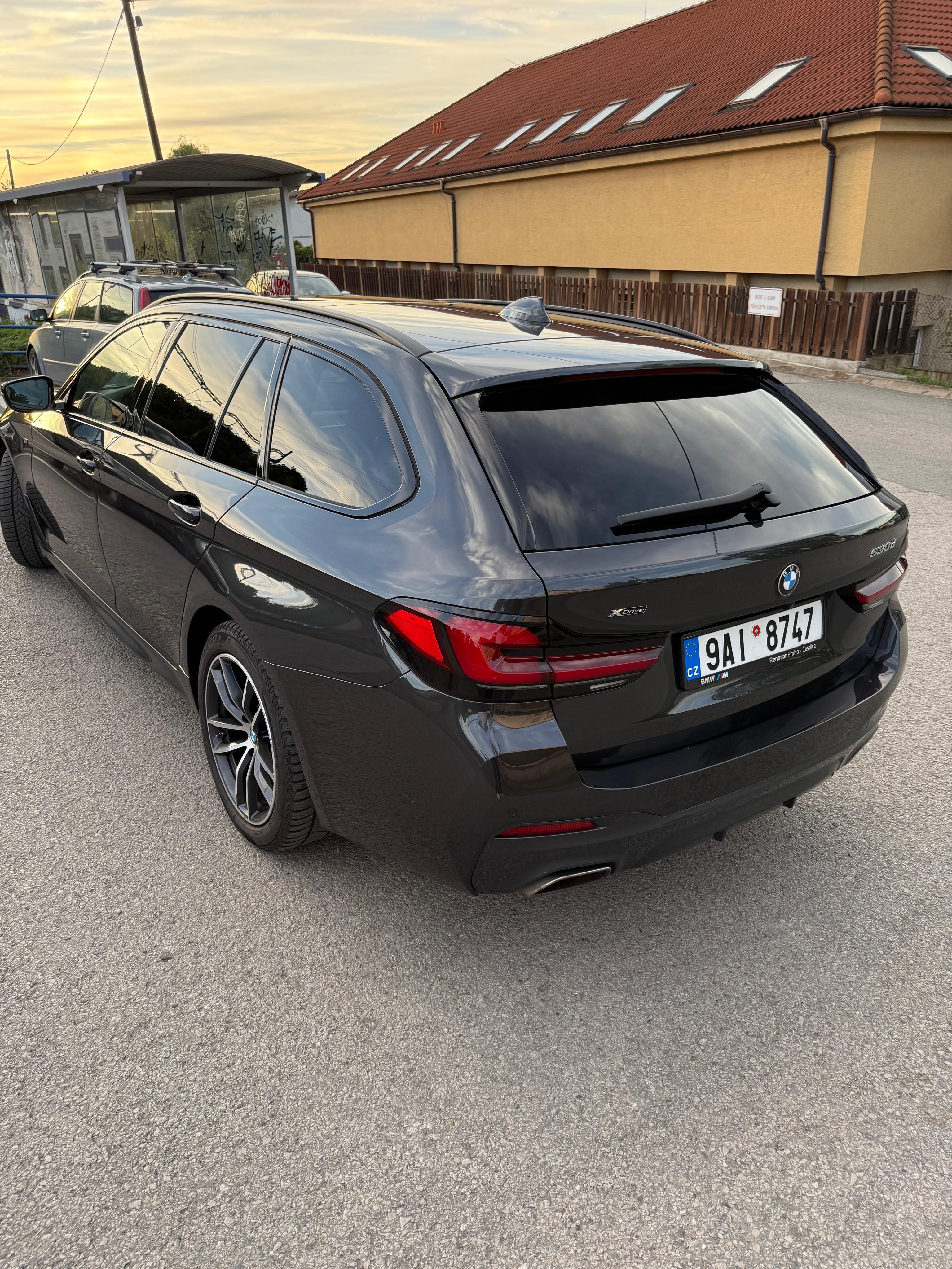 BMW Řada 5, 530D XDRIVE - fotka 4