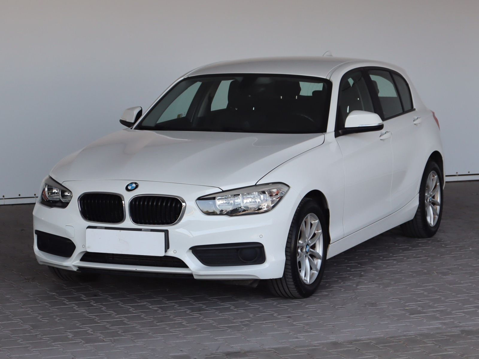BMW Řada 1, 116i, Serv.kniha - fotka 3