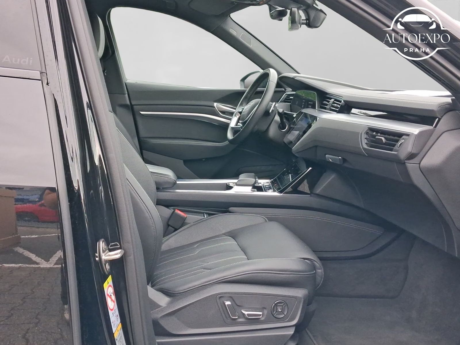 Audi Q8 e-tron, Sportback 55* - fotka 5
