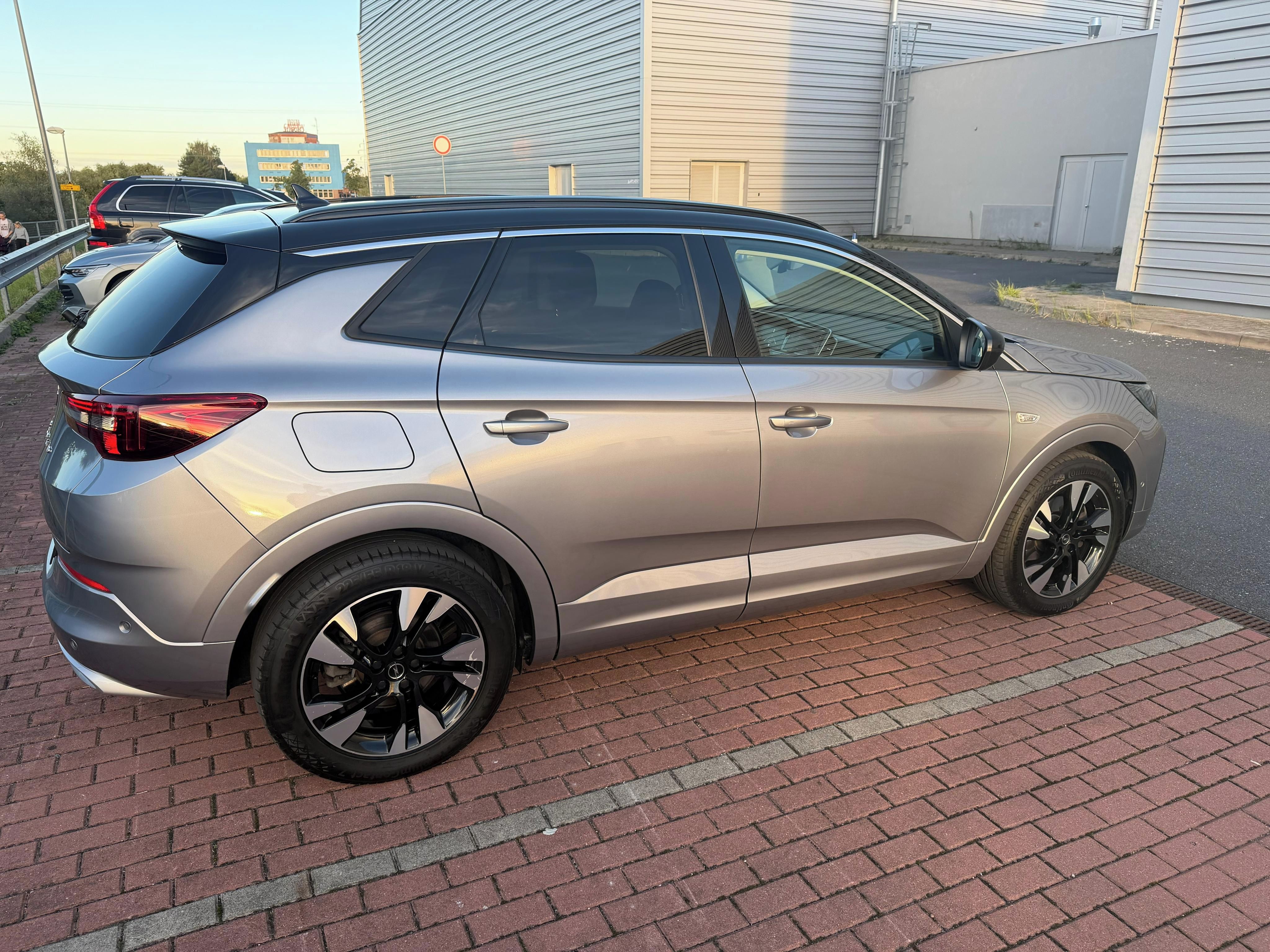 Opel Grandland, 1.6 PHEV Ultimate 4x4 - fotka 5