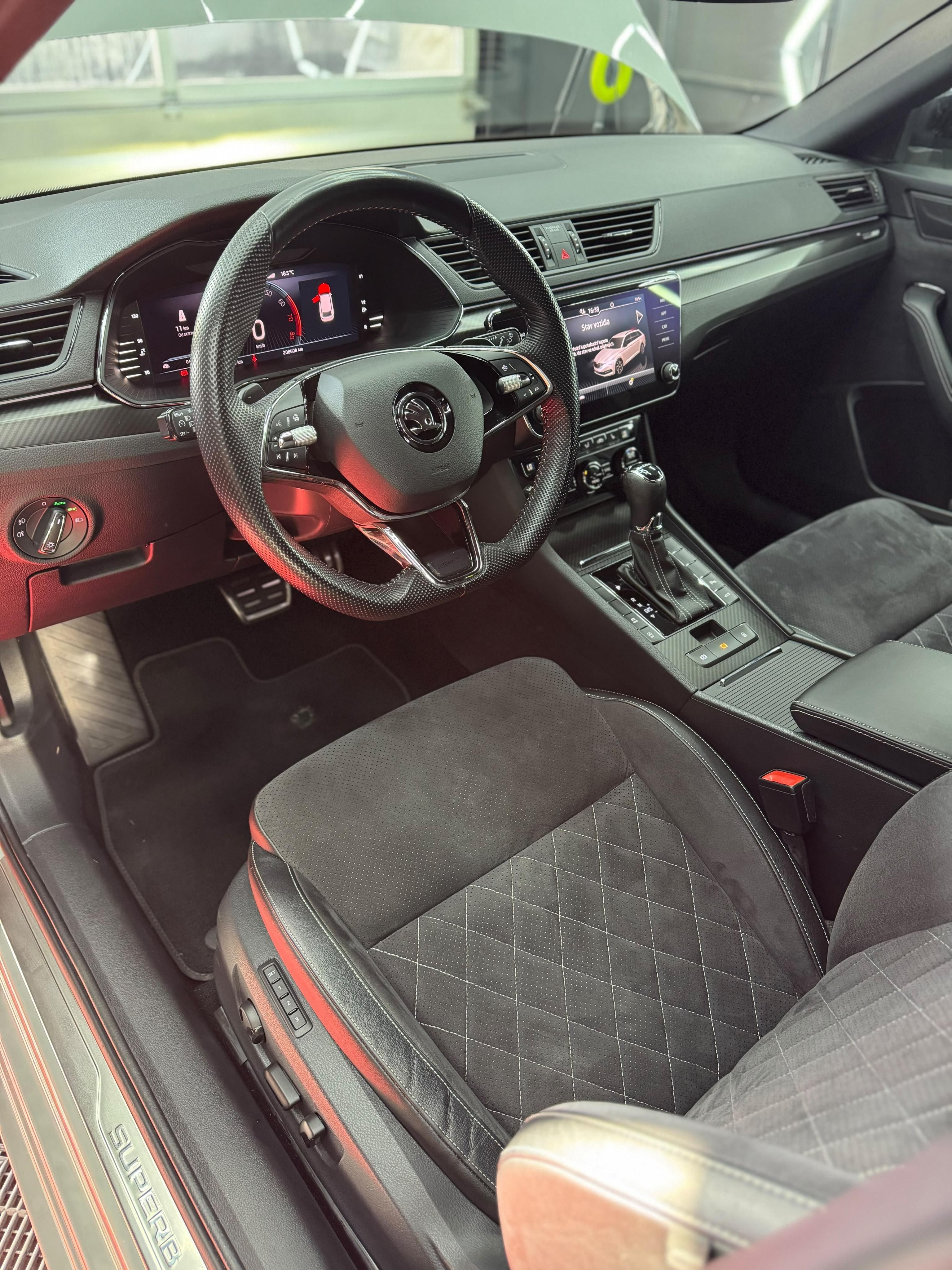 Škoda Superb, Sportline 1.5 TSI - fotka 6