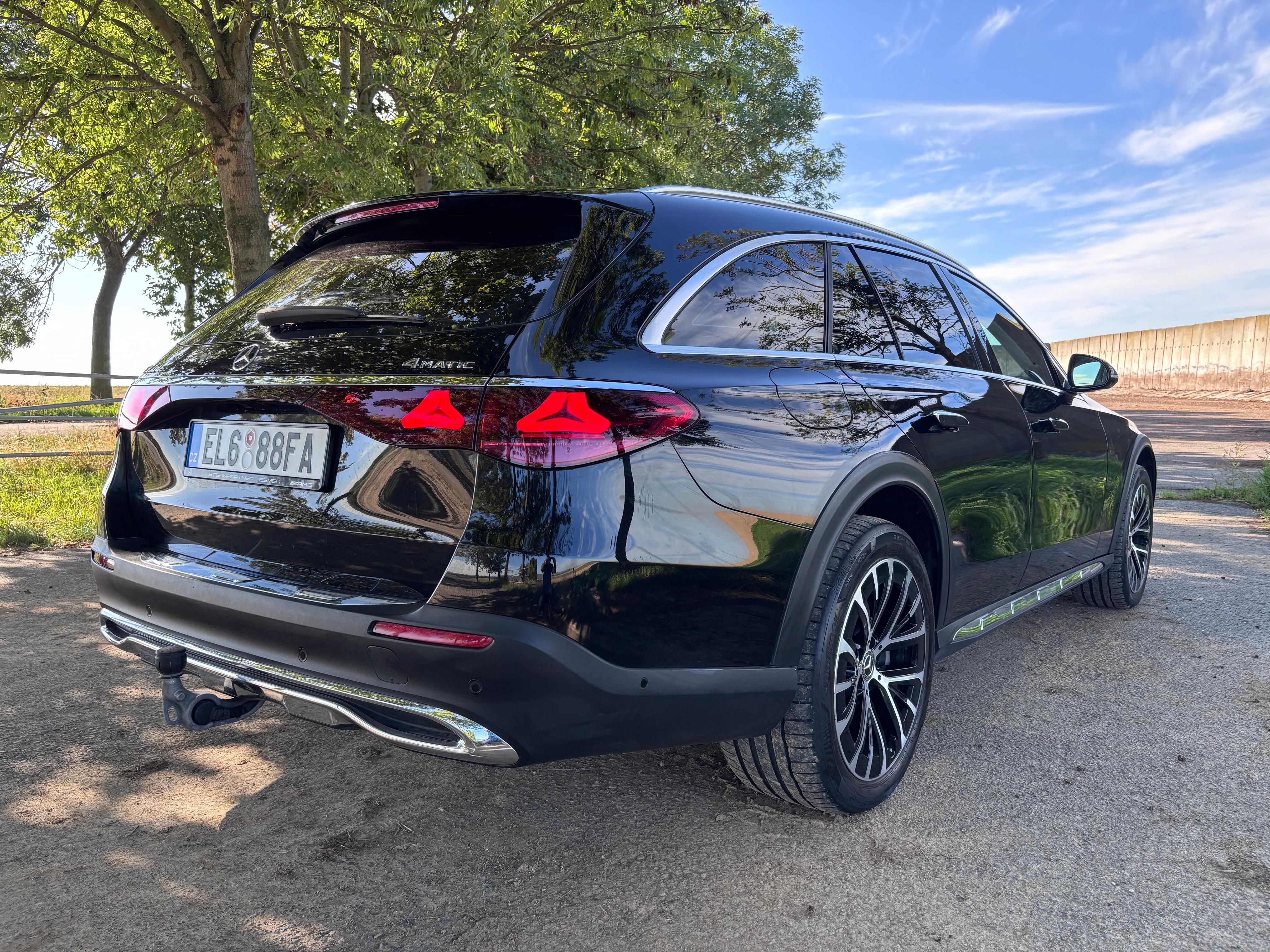 Mercedes-Benz Třídy E, 300DEALLTERAIN,4X4,235KW,VZDUC - fotka 4