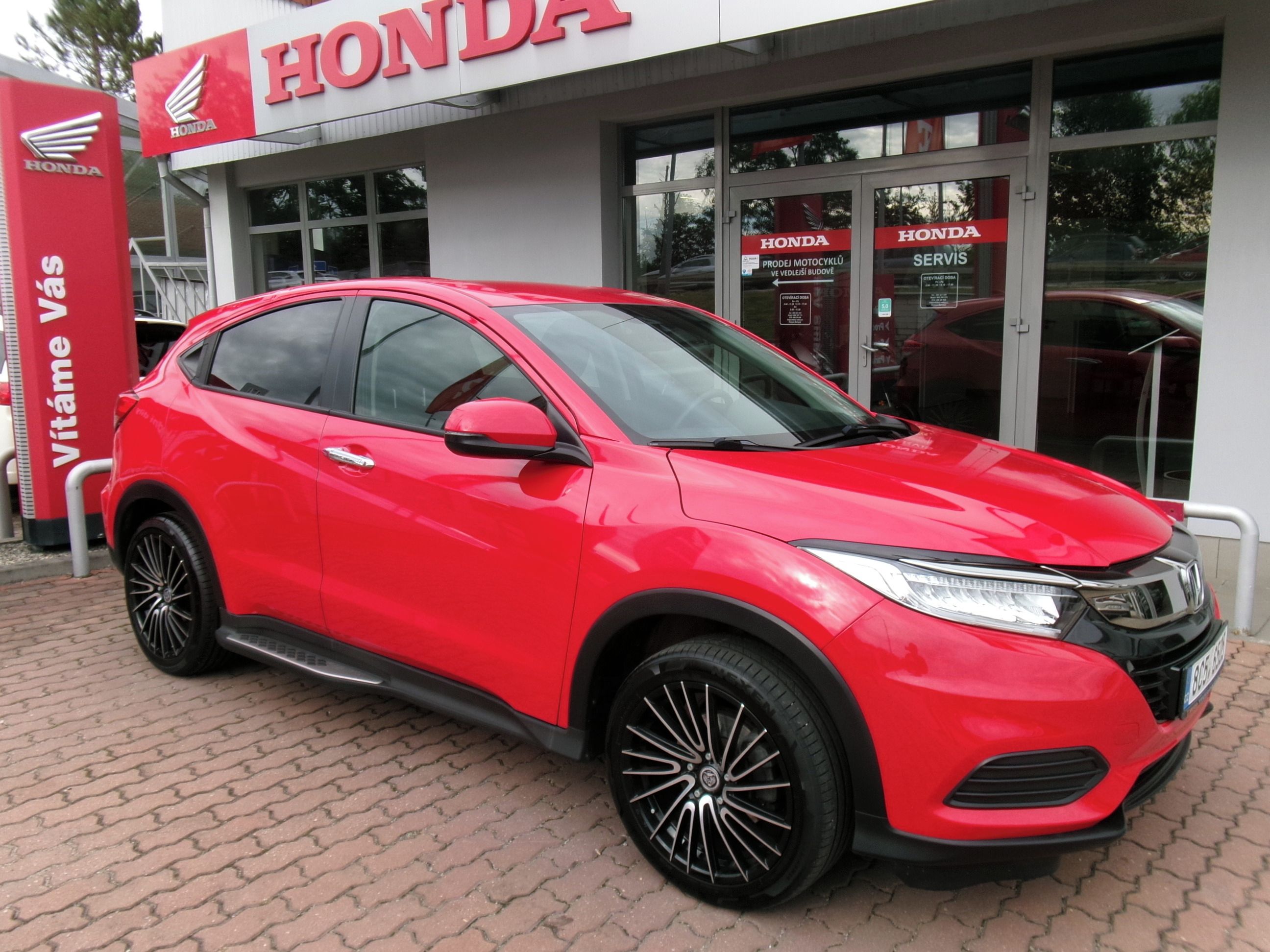 Honda HR-V, 1.5i-VTEC COMFORT PLUS, ČR,1.M - fotka 5