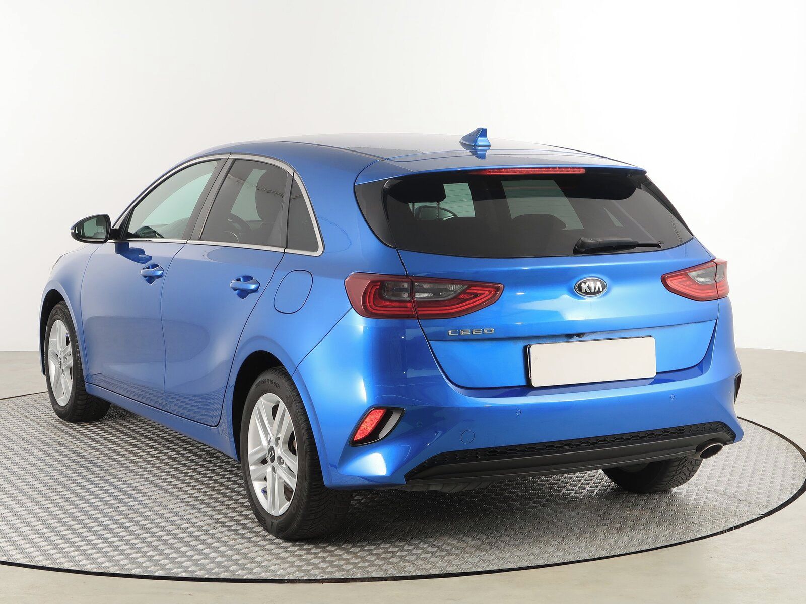 Kia Cee´d, 1.6 CRDi, Silver, Serv.kniha - fotka 4