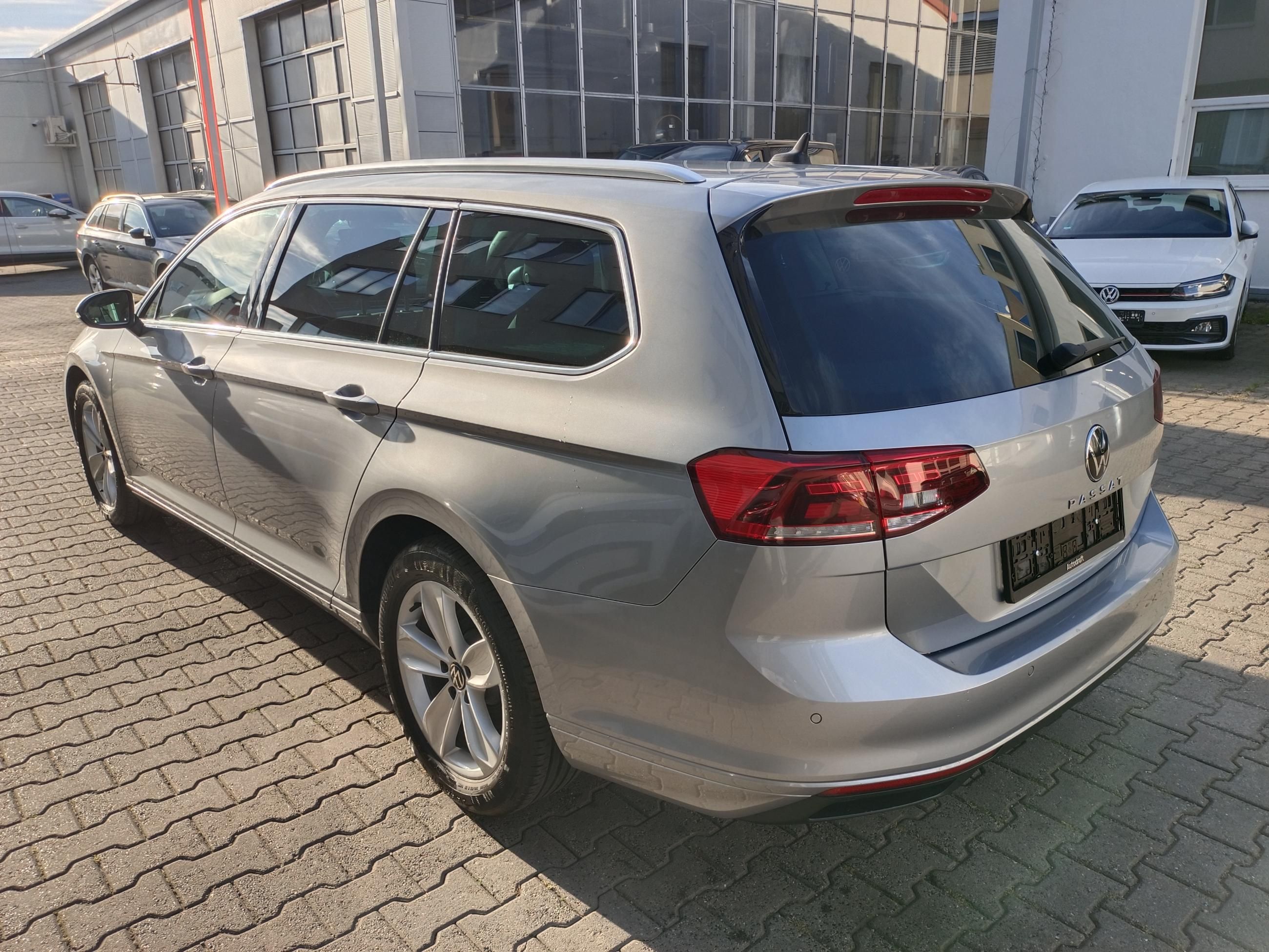 Volkswagen Passat Variant, 2.0 TDI 147kW DSG / Tažné - fotka 4