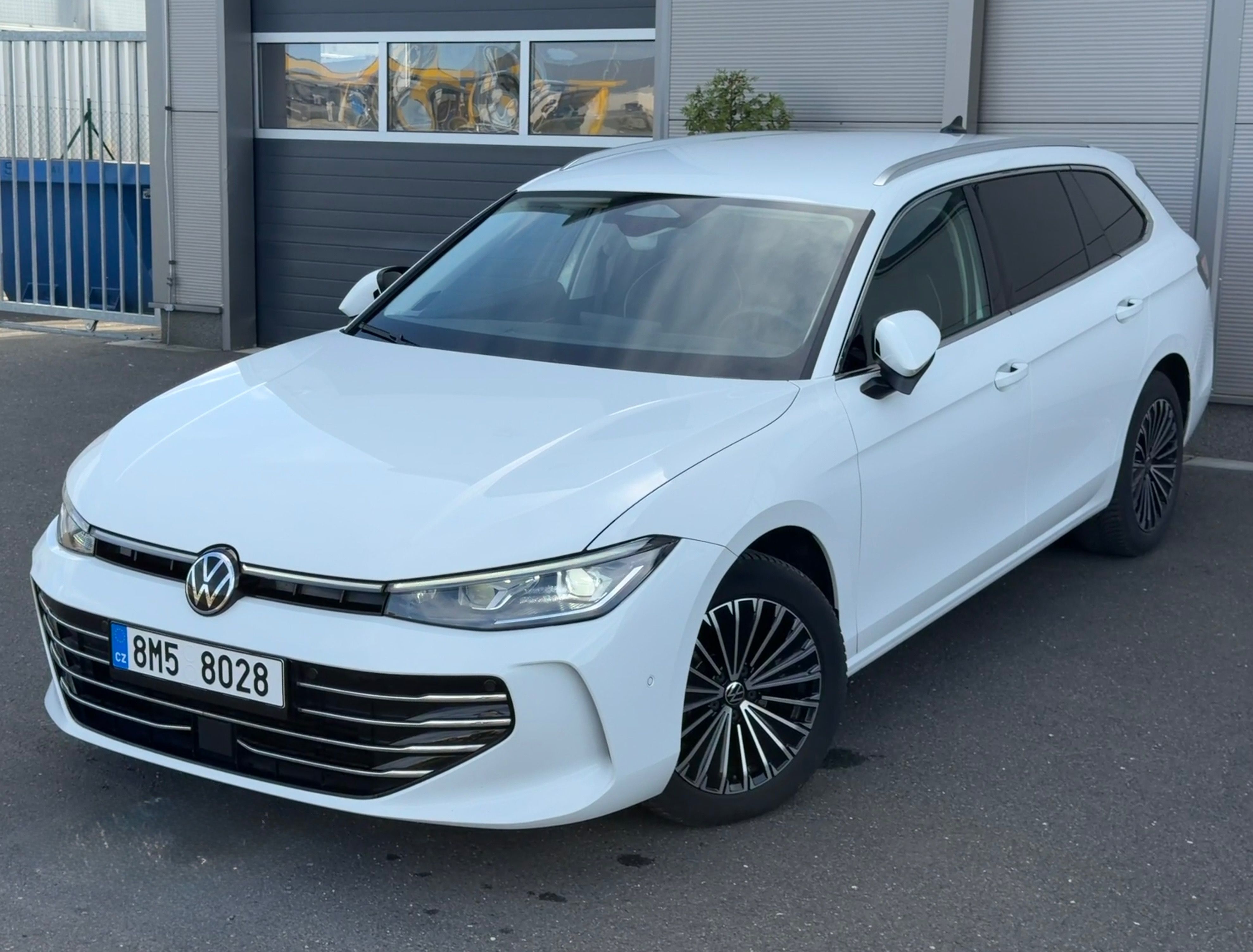 Volkswagen Passat Variant, 2.0 TDi 110kW DSG ELEGANCE + - fotka 4