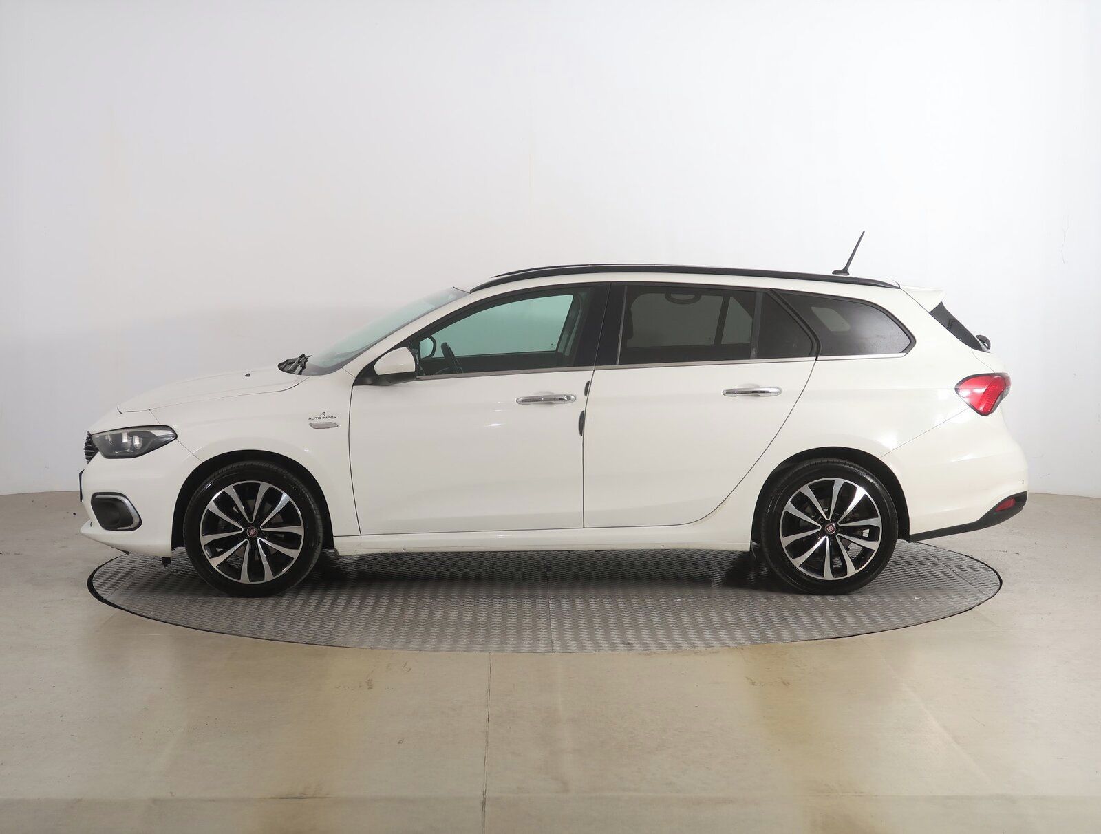 Fiat Tipo, 1.6 16V, Automat, Serv.kniha - fotka 3