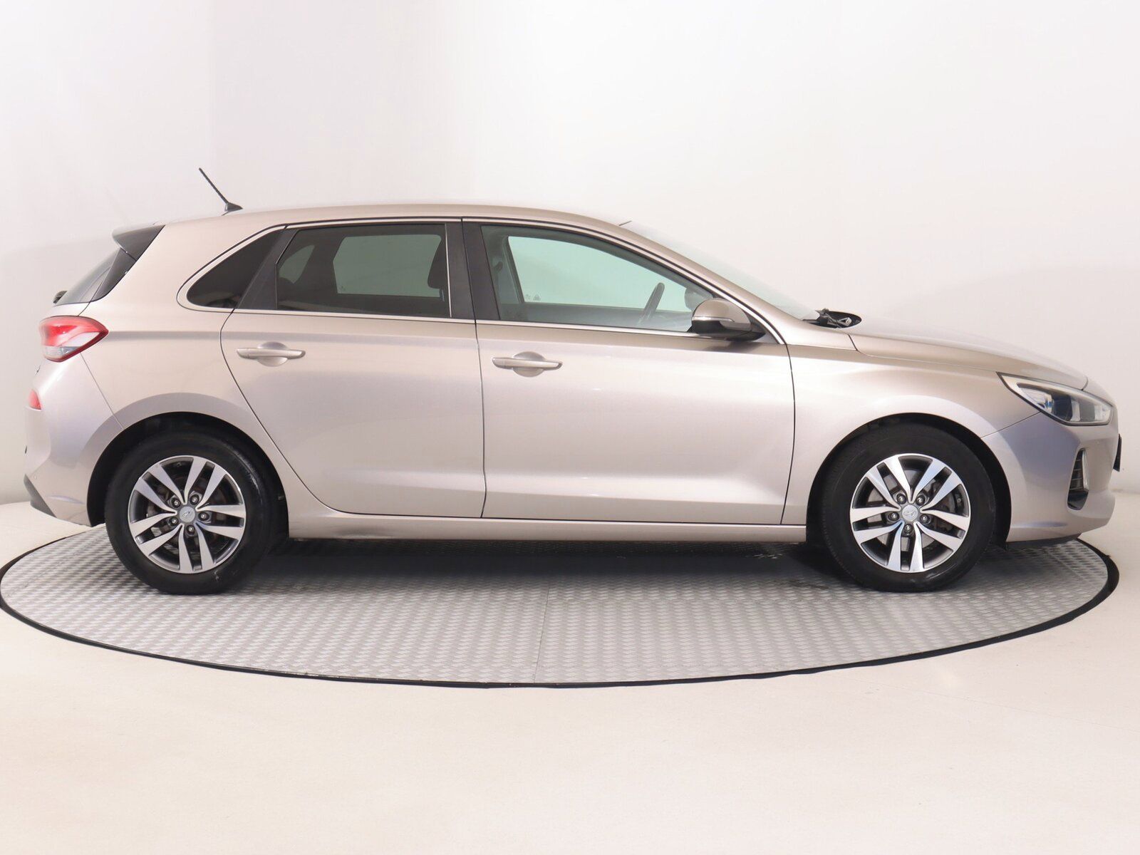 Hyundai i30, 1.6 CRDi, Serv.kniha - fotka 6