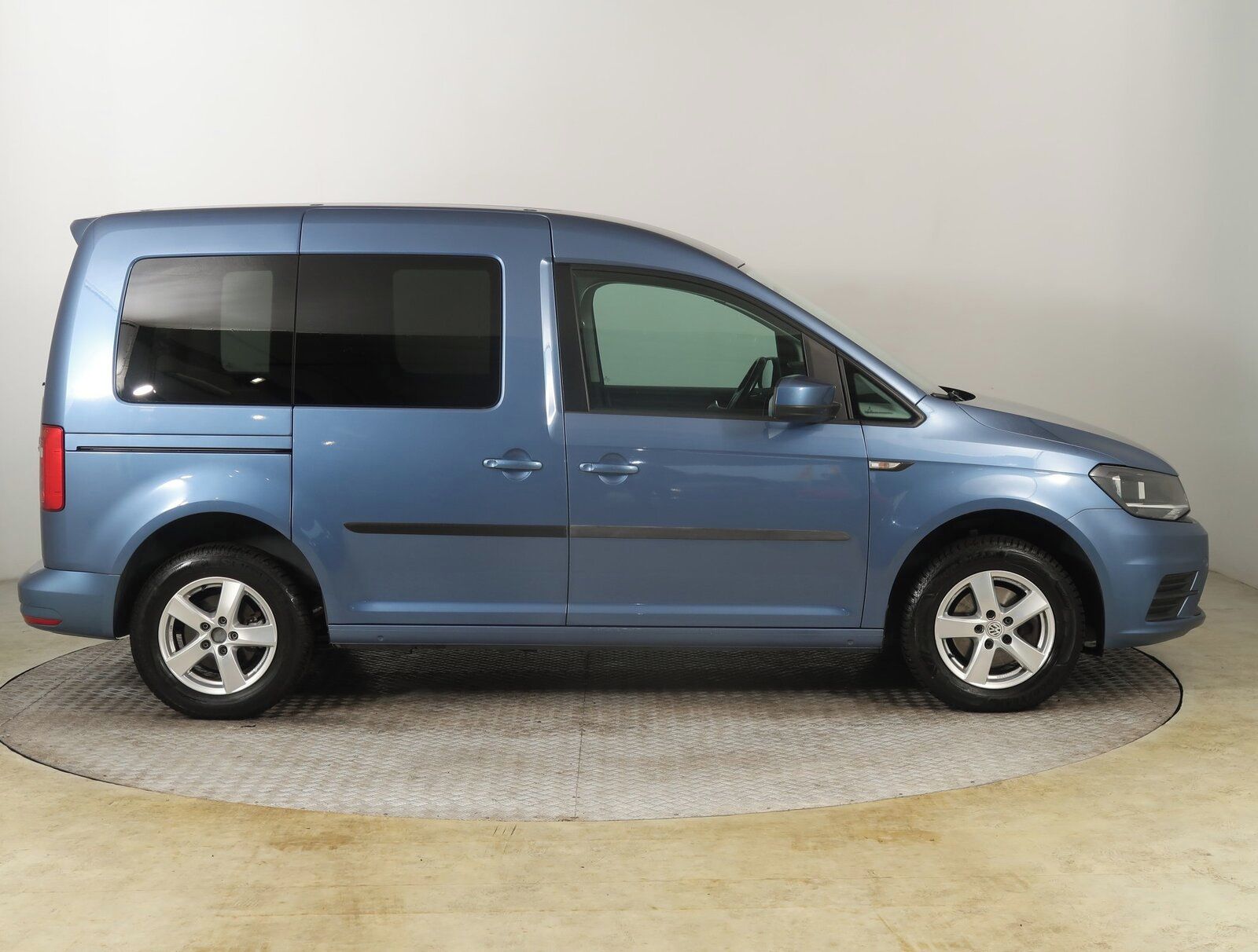 Volkswagen Caddy, 2.0 TDI, 5Míst, Klima, Automat - fotka 6