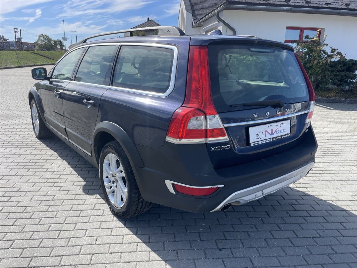 Volvo XC70, 2,4 D4 AWD Geartronic Polar 13 - fotka 3